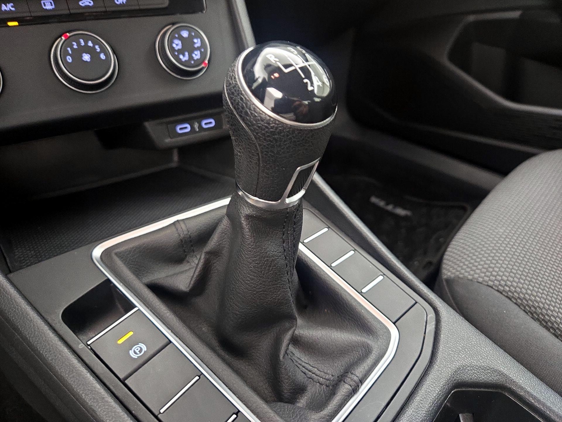 Thumbnail: 2021 Volkswagen Jetta - 17