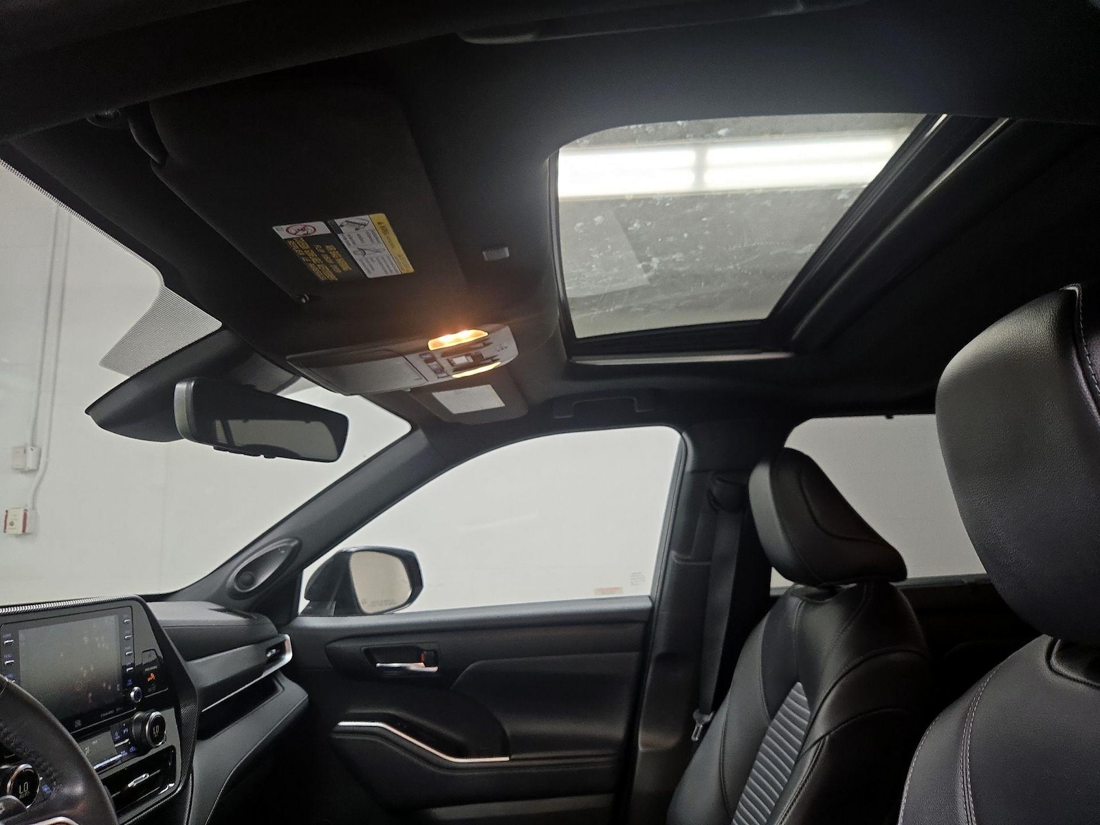 Sunroof(s) & Overhead Airbags