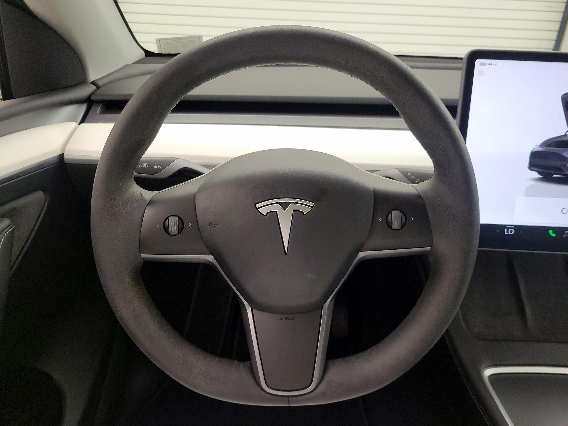 Thumbnail: 2023 Tesla Model Y - 10