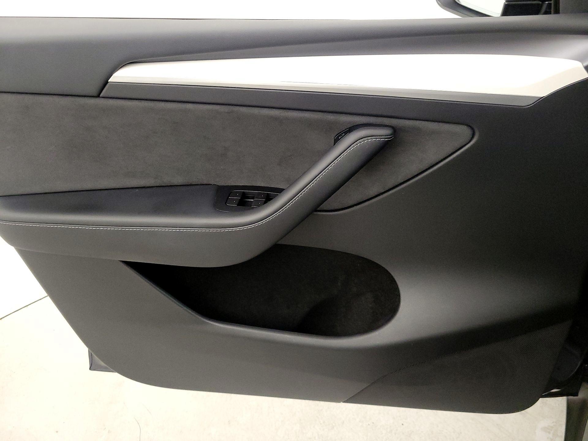 Thumbnail: 2023 Tesla Model Y - 12