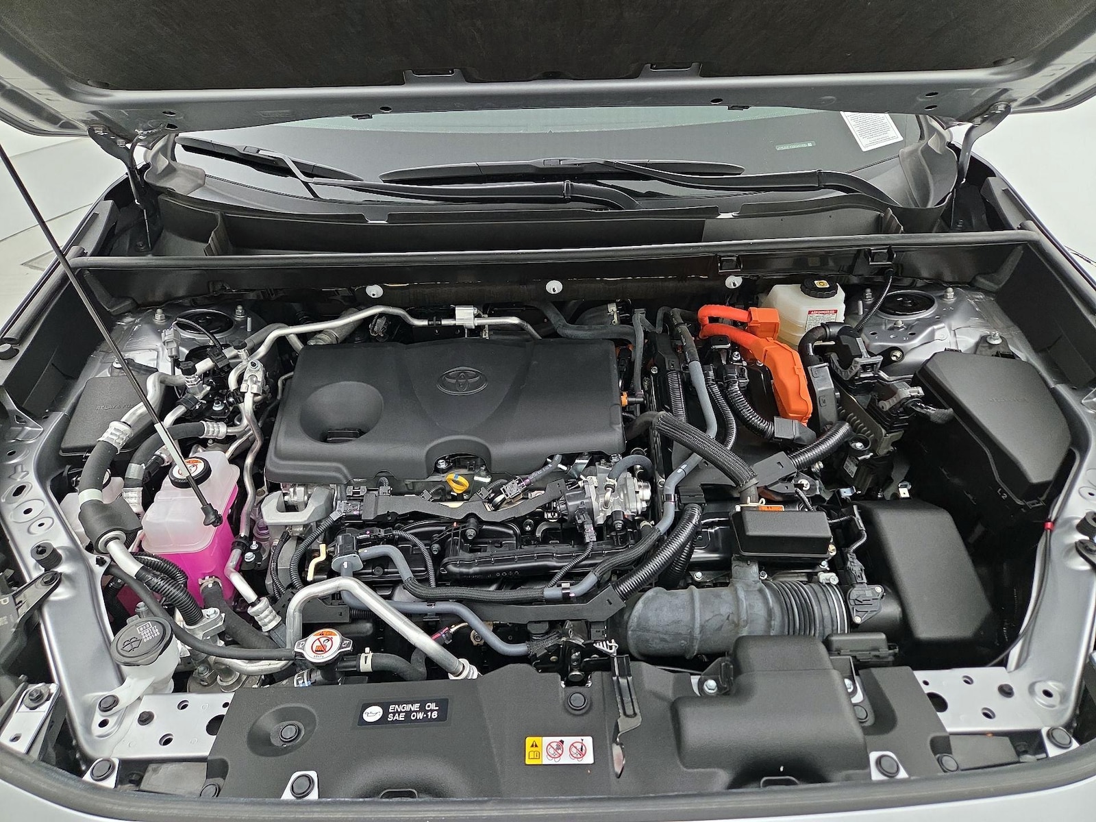 2025 Toyota RAV4 SE - Photo 22