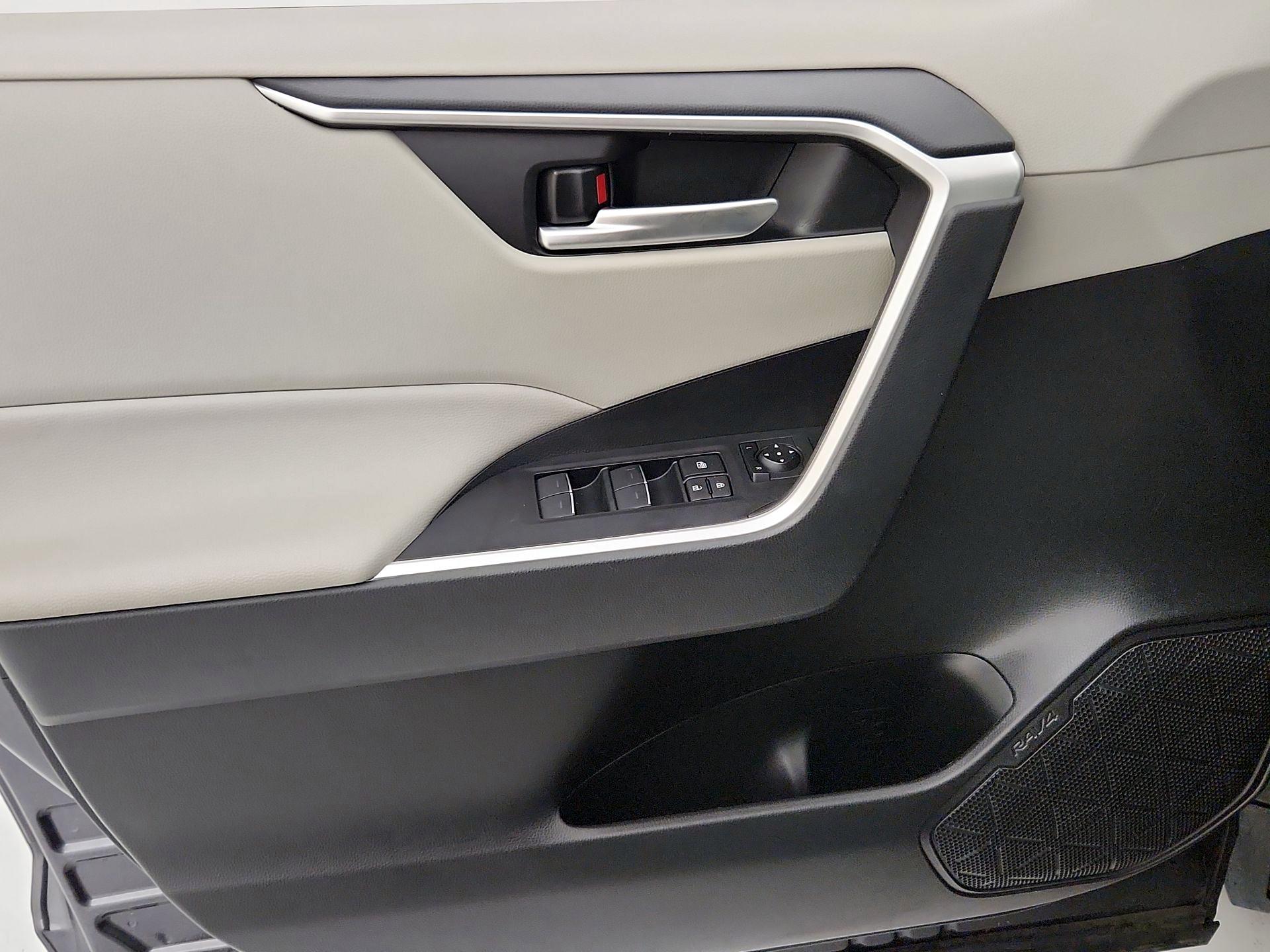Thumbnail: 2023 Toyota RAV4 - 12