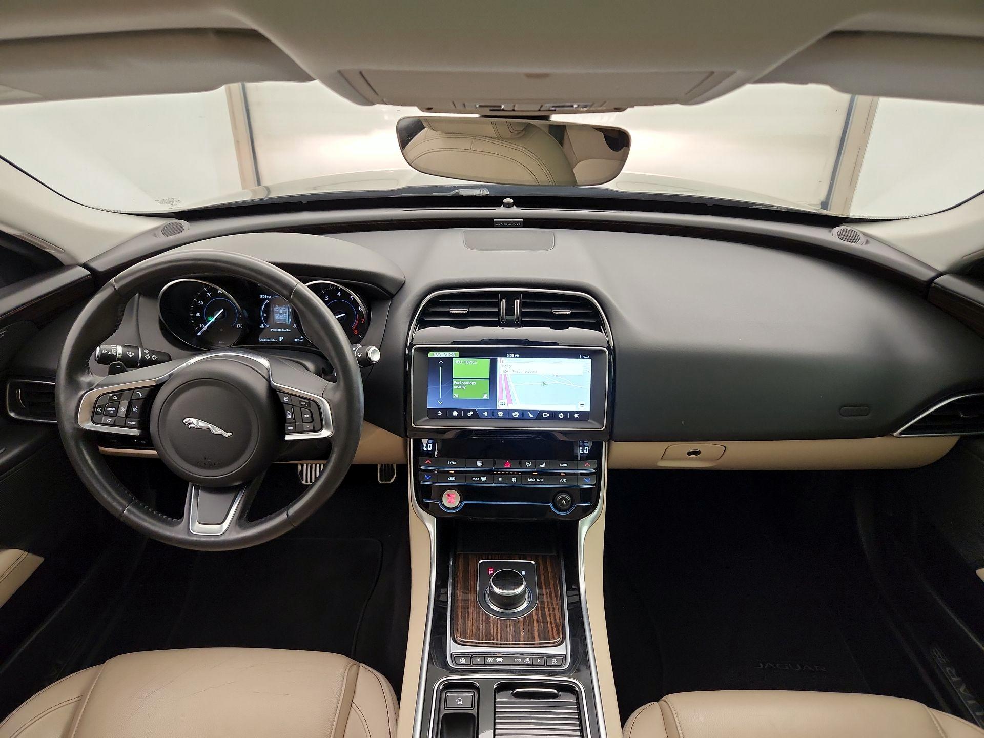Thumbnail: 2019 Jaguar XE - 9