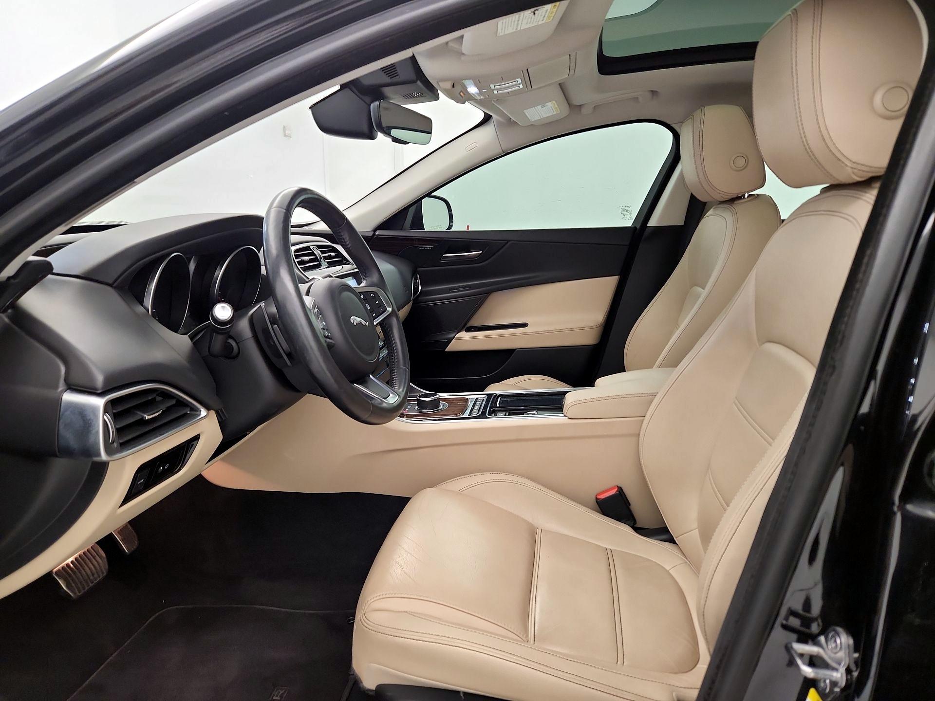 Thumbnail: 2019 Jaguar XE - 11