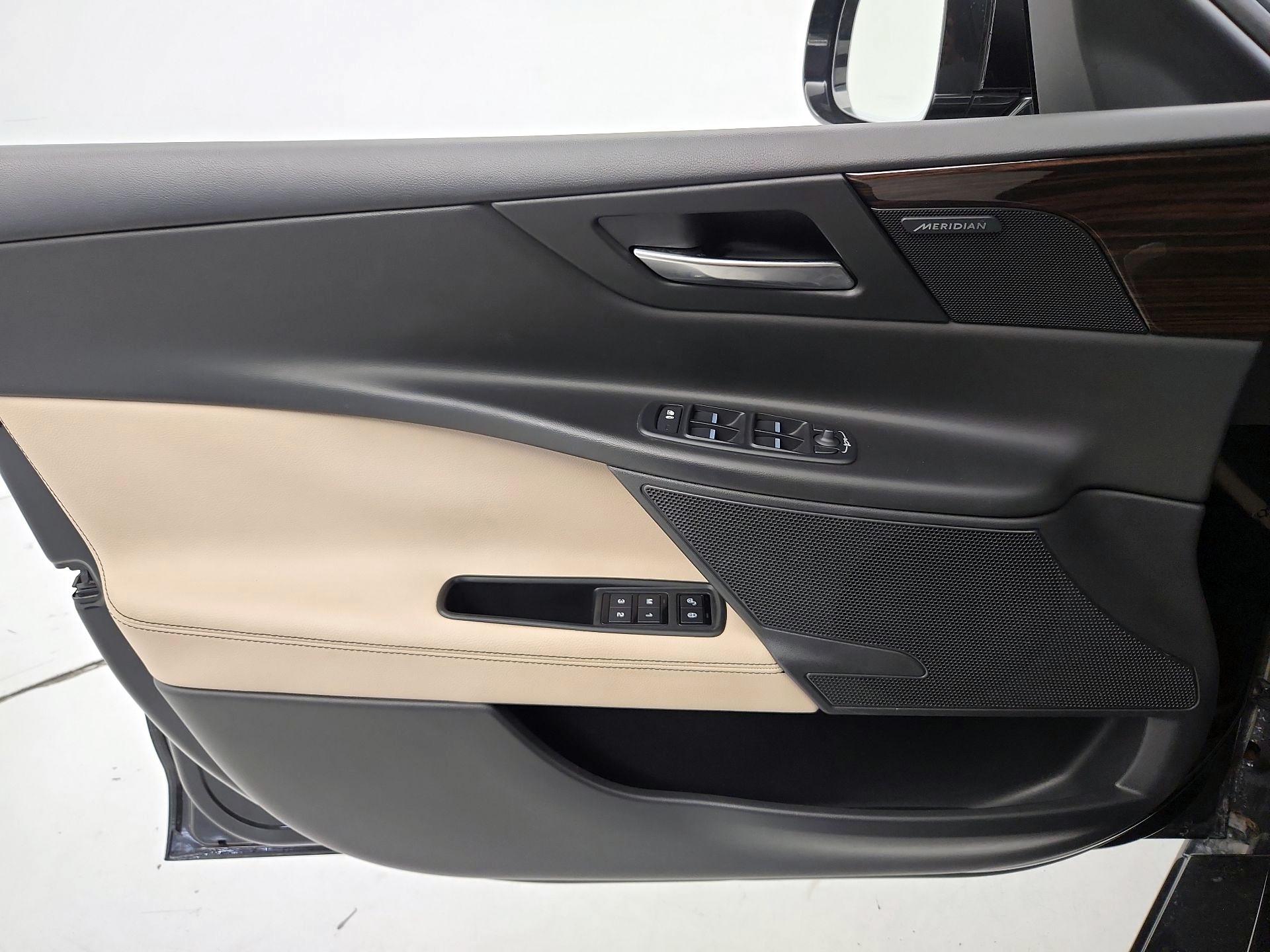 Thumbnail: 2019 Jaguar XE - 12