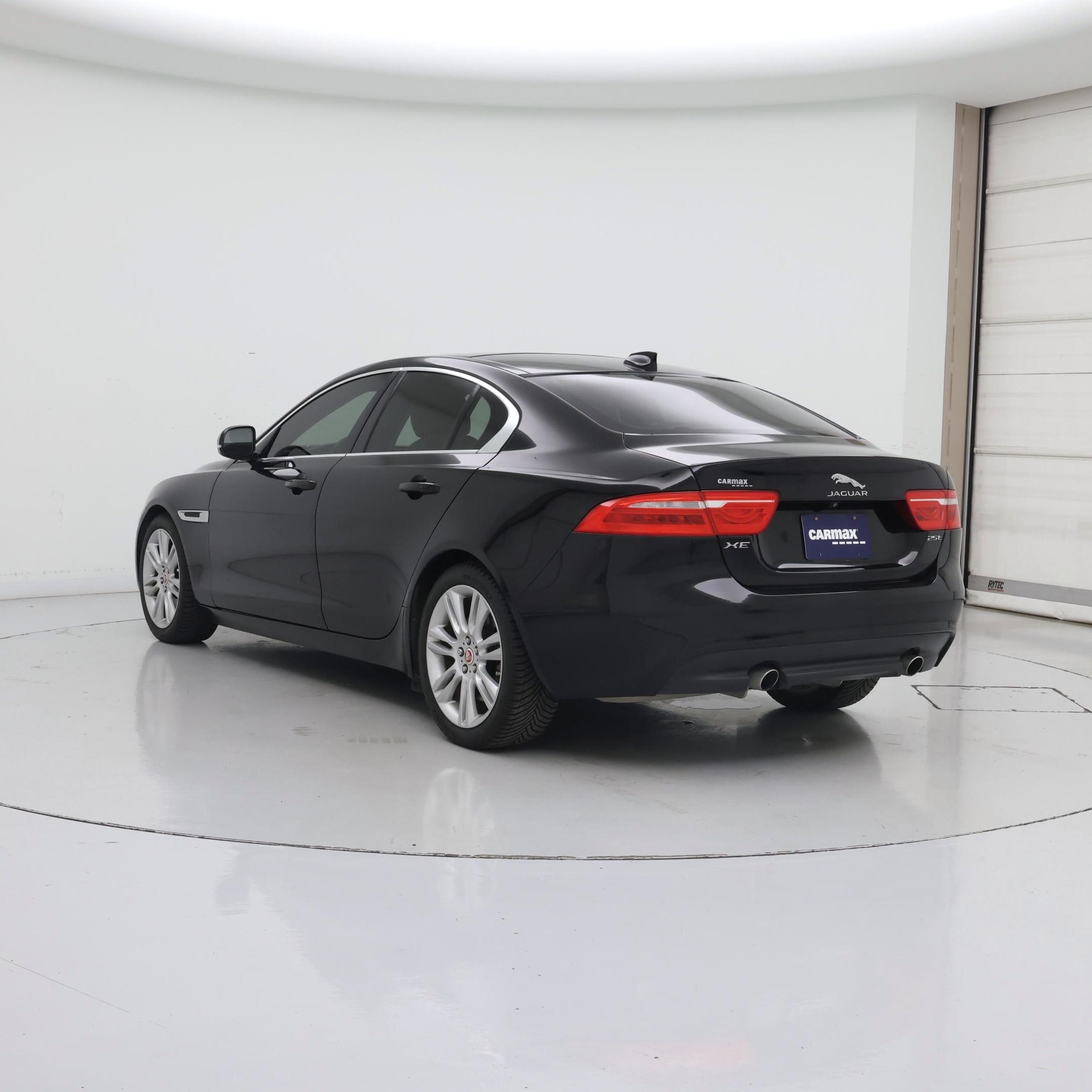 Thumbnail: 2019 Jaguar XE - 2
