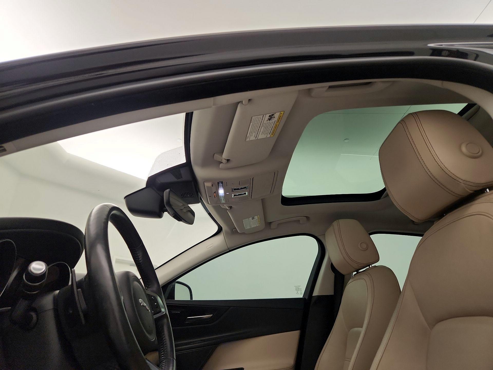 Thumbnail: 2019 Jaguar XE - 19