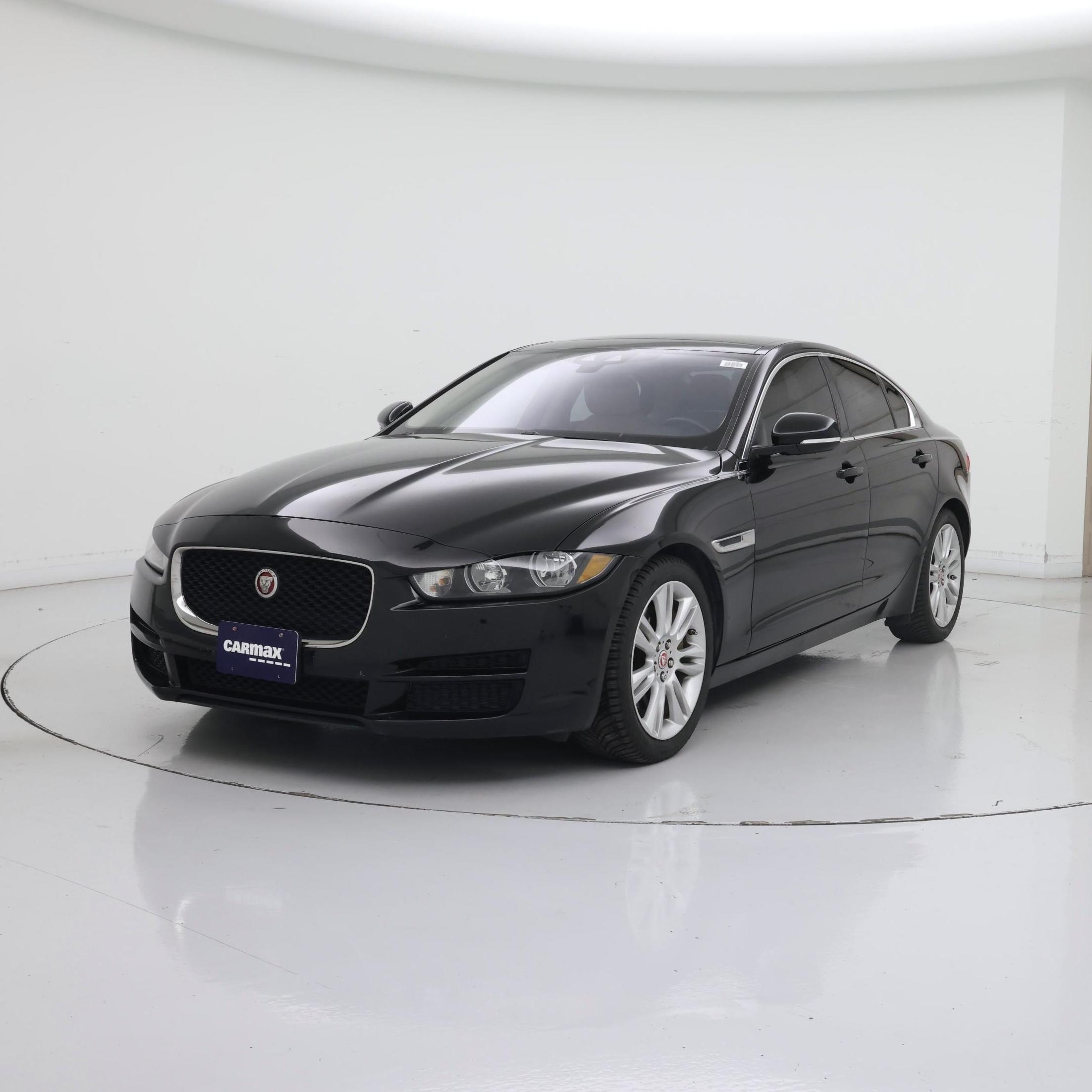 Thumbnail: 2019 Jaguar XE - 4