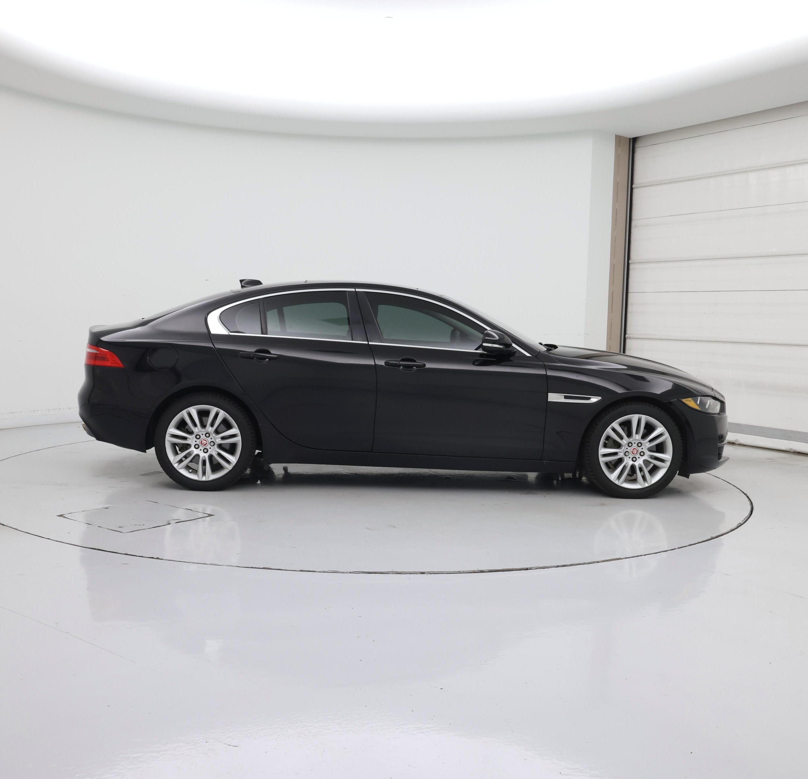 Thumbnail: 2019 Jaguar XE - 7