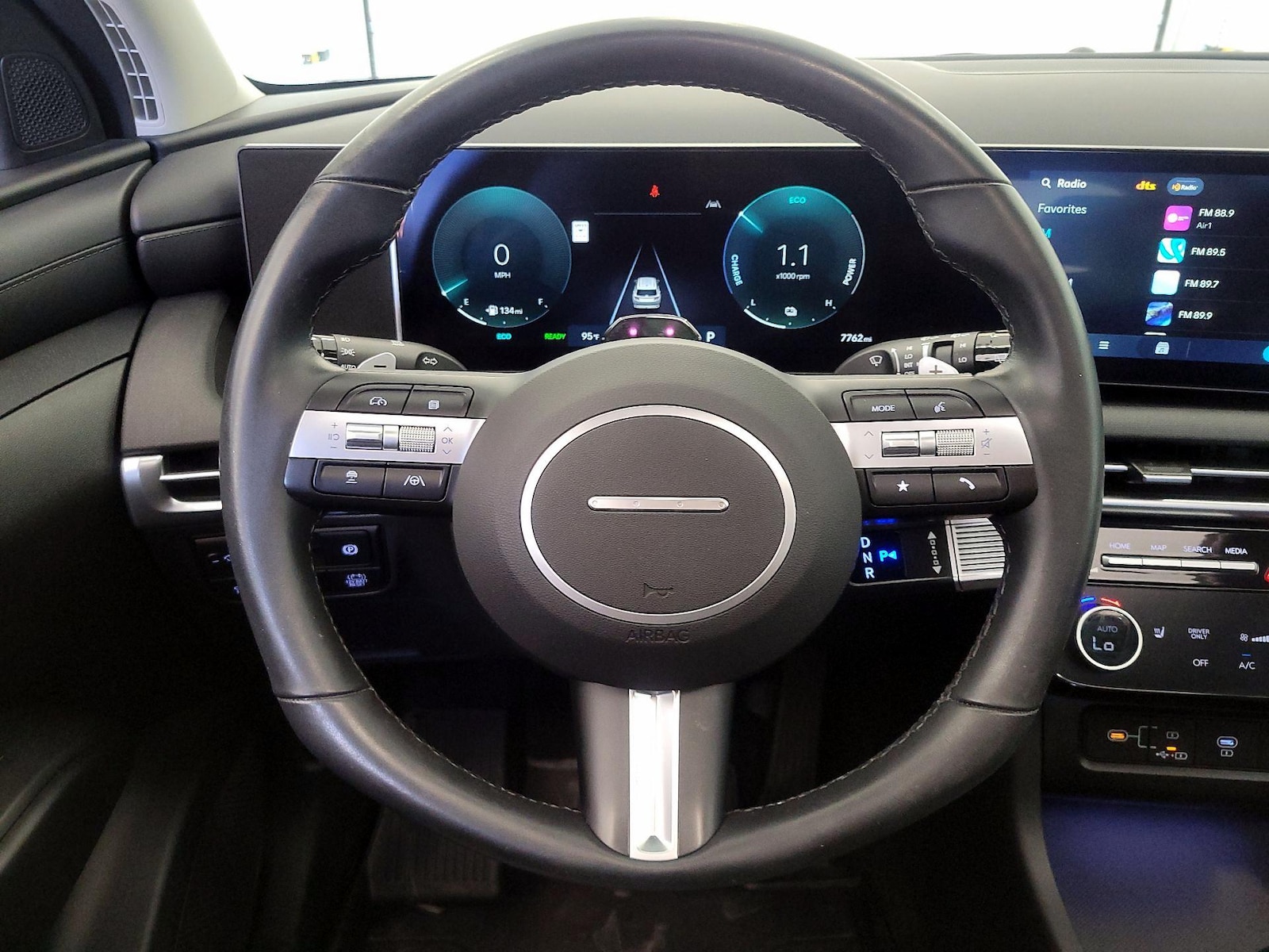 2025 Hyundai Tucson SEL Convenience - Photo 11