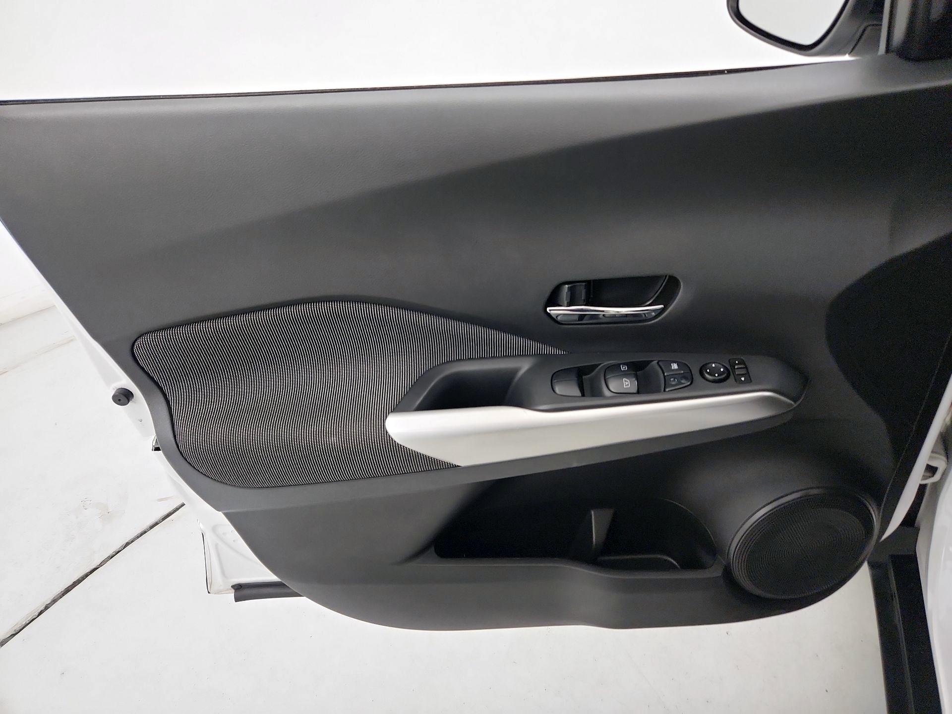 Thumbnail: 2020 Nissan Kicks - 12