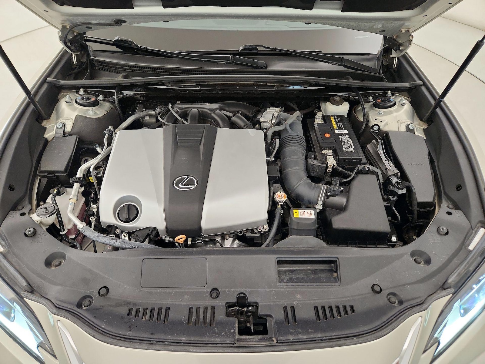 2020 Lexus ES 350 - Photo 23