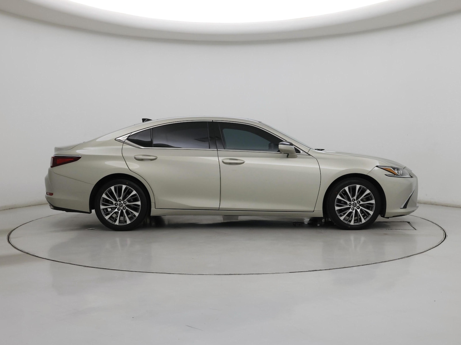 2020 Lexus ES 350 - Photo 8