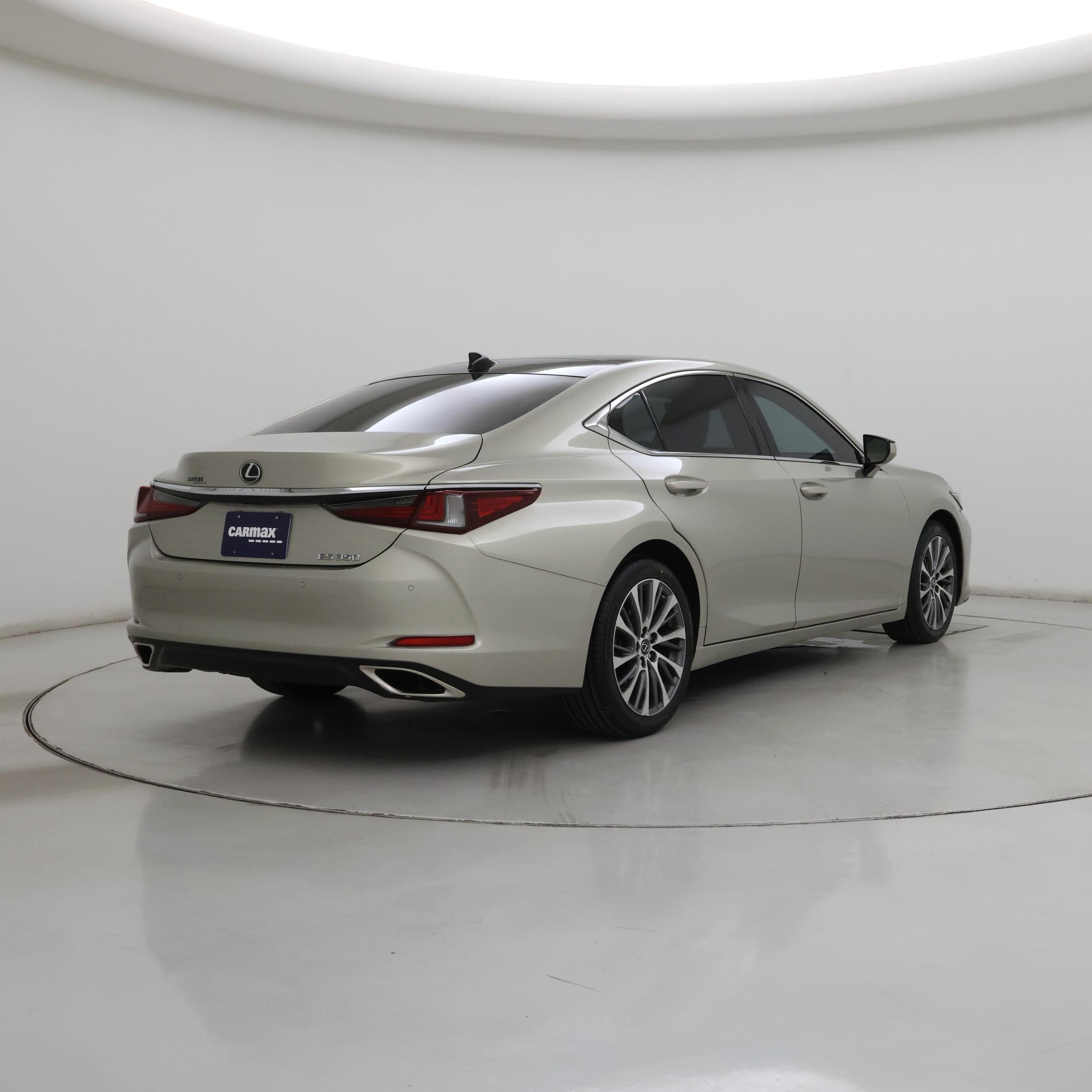 Thumbnail: 2020 Lexus ES - 8