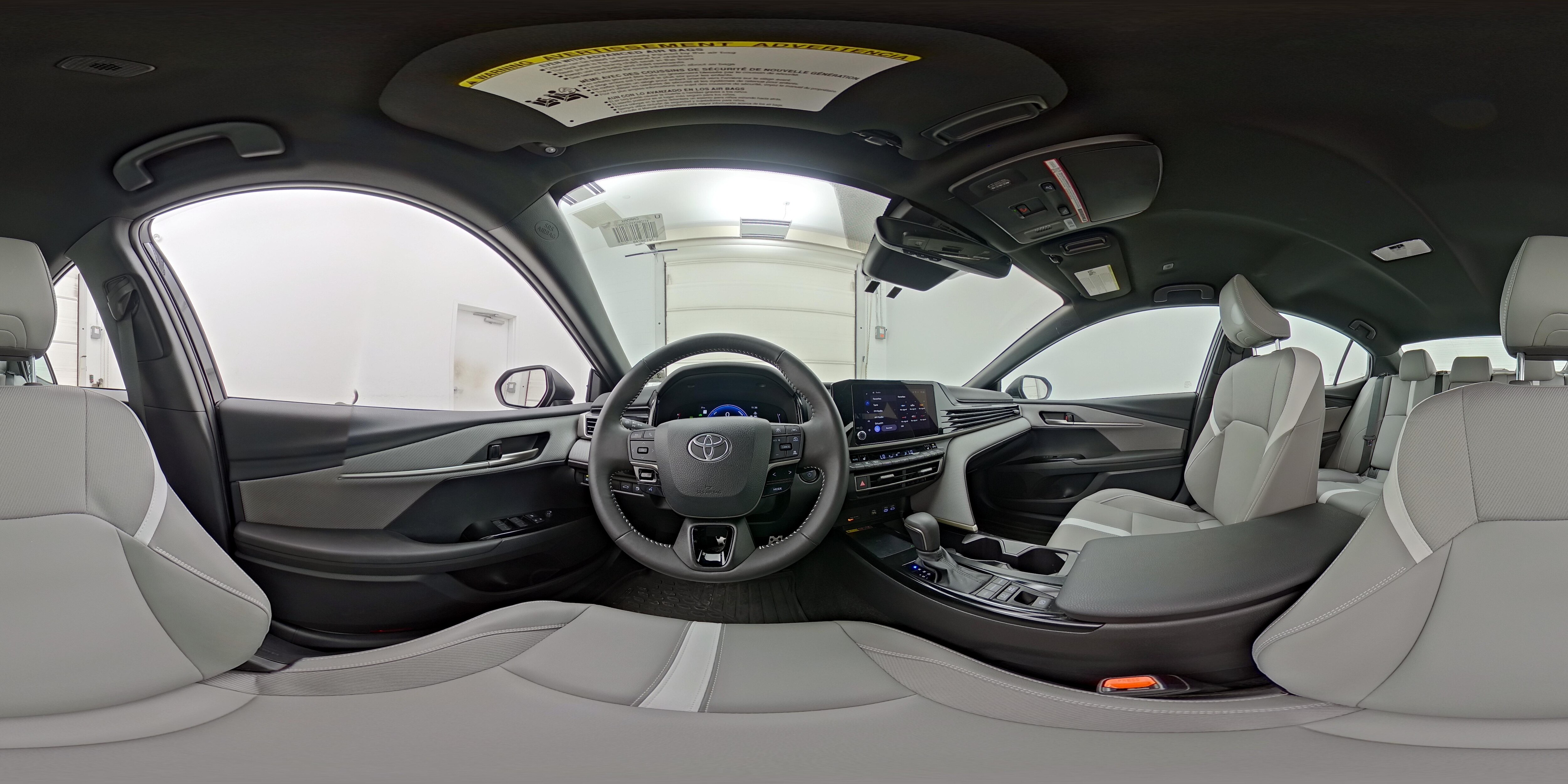 2025 Toyota Camry SE - Photo 26