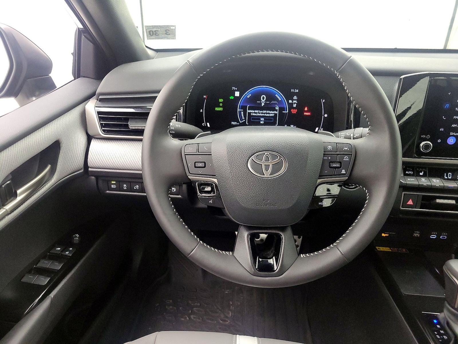 2025 Toyota Camry SE - Photo 11