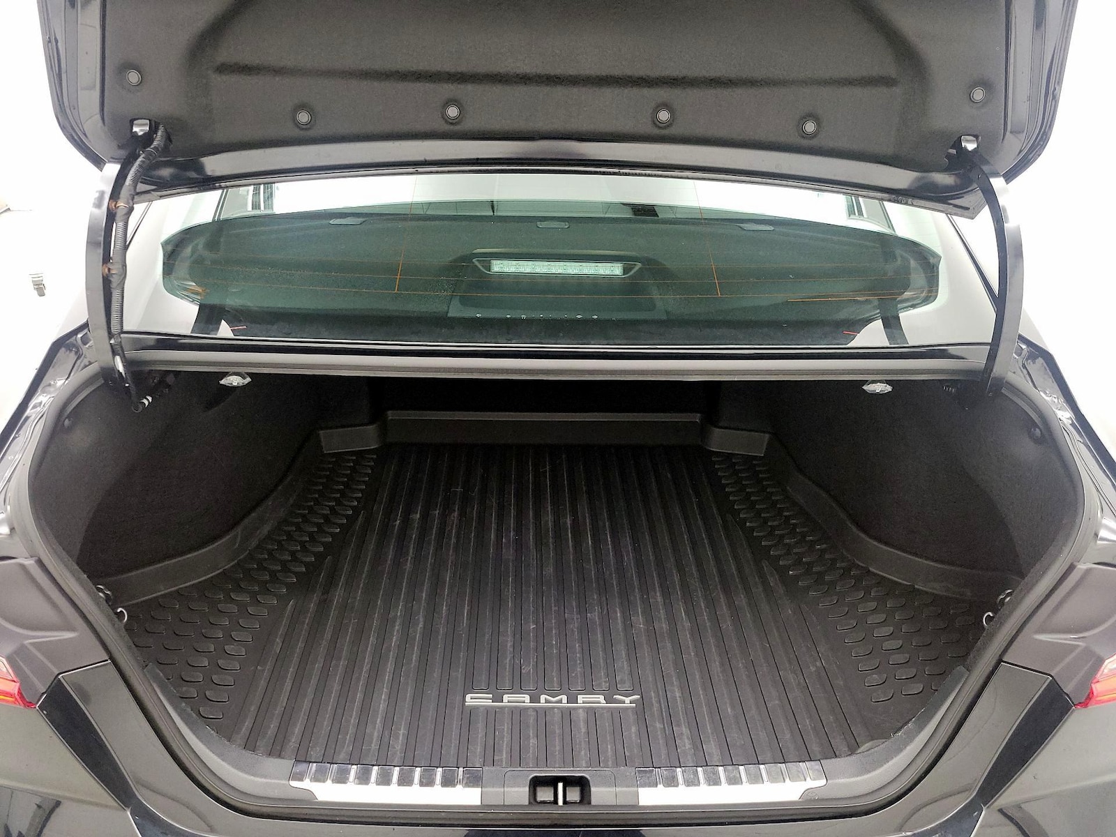 2025 Toyota Camry SE - Photo 21