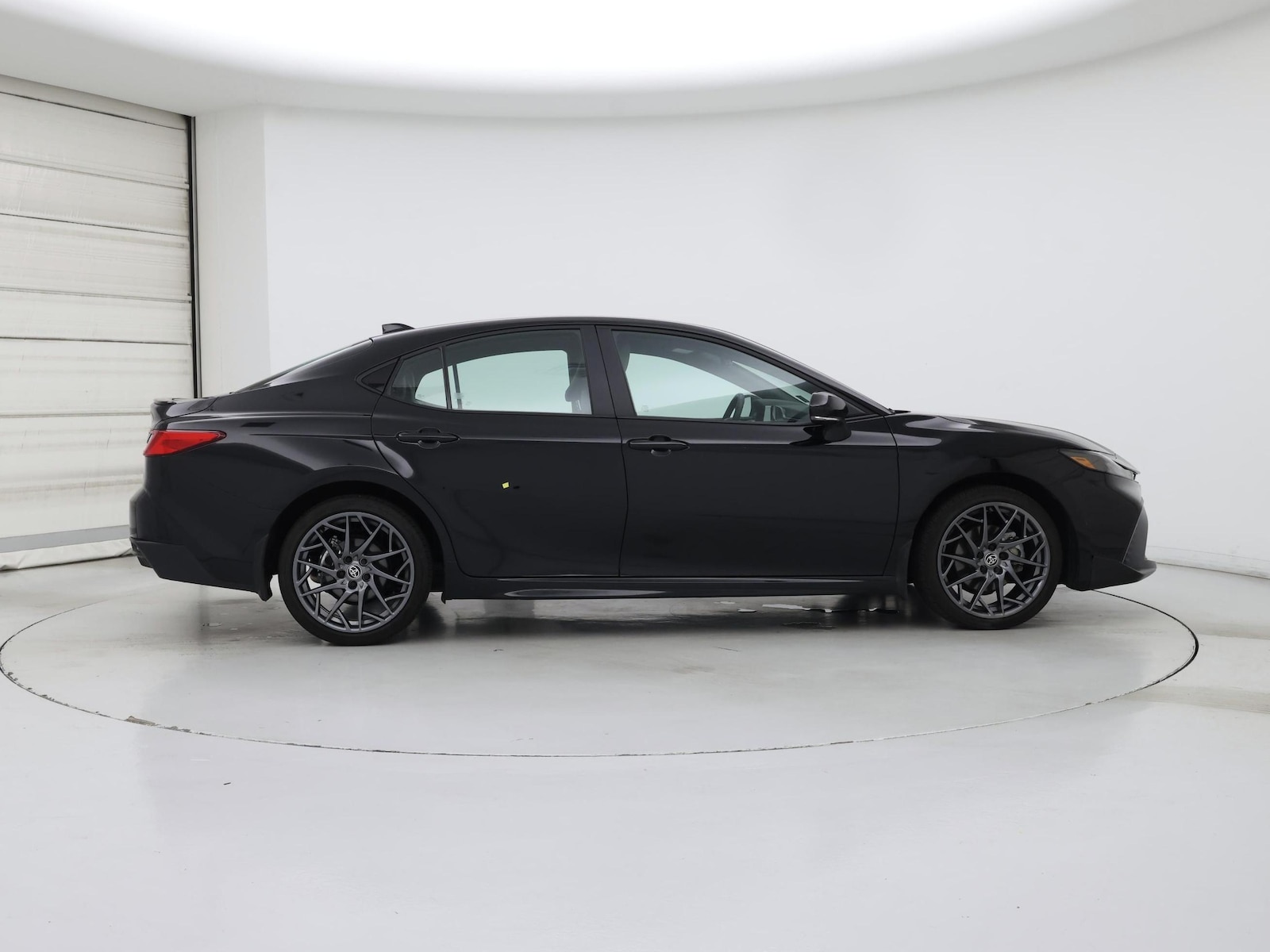 2025 Toyota Camry SE - Photo 8