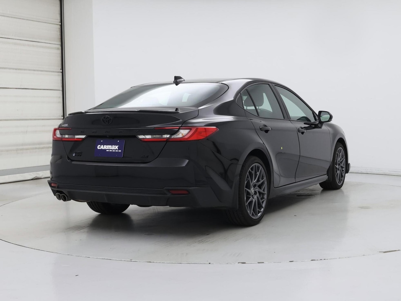 2025 Toyota Camry SE - Photo 9