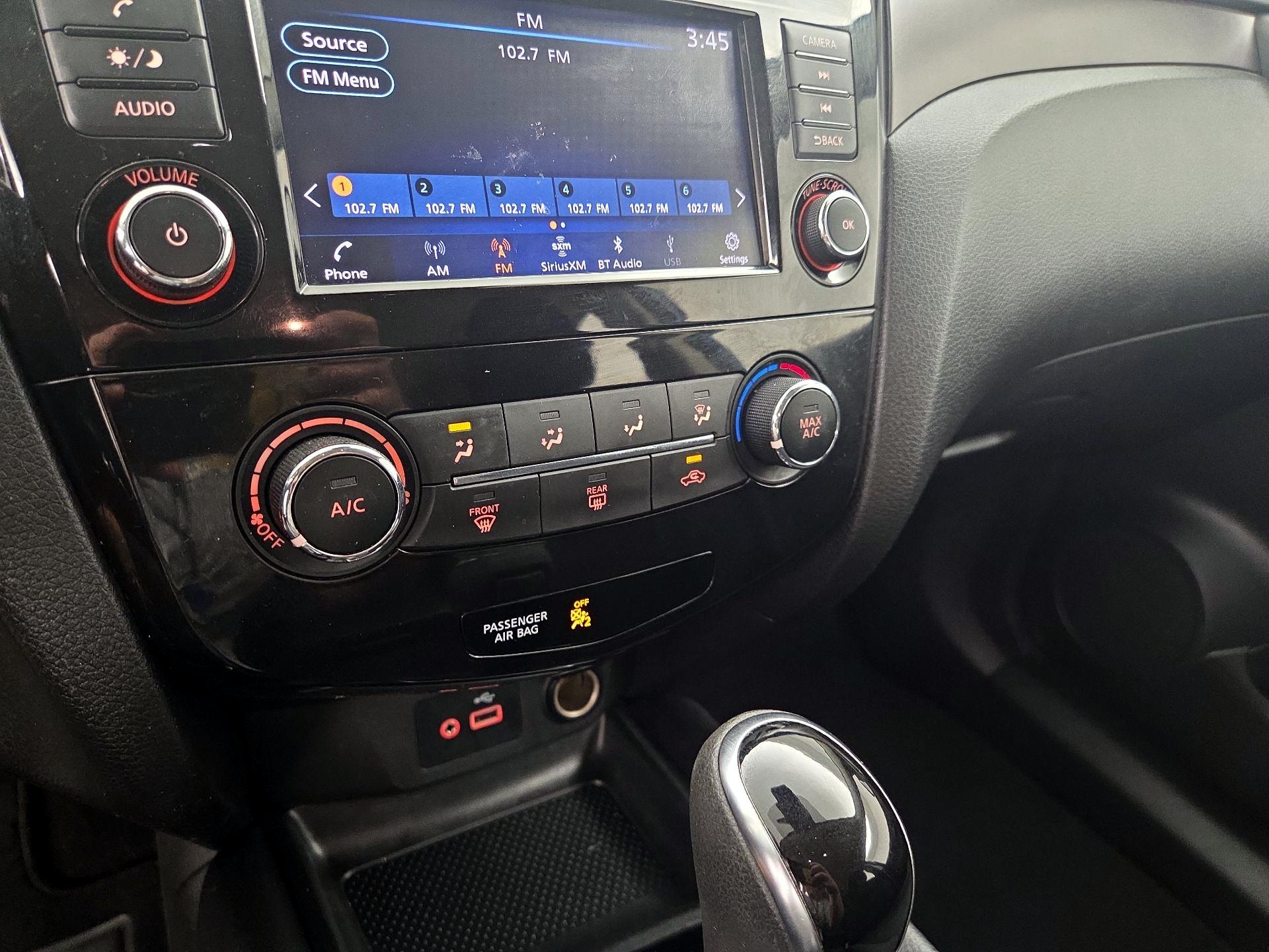 Thumbnail: 2020 Nissan Rogue Sport - 16