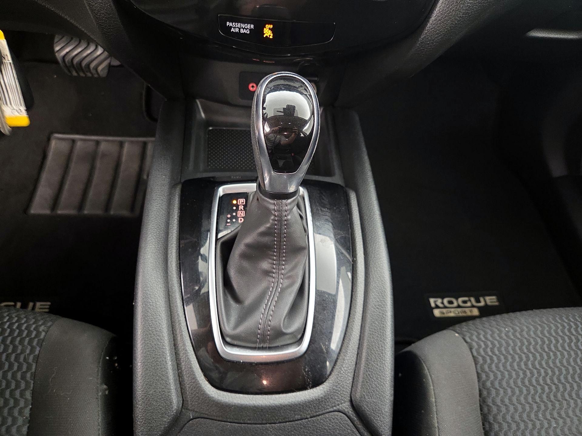 Thumbnail: 2020 Nissan Rogue Sport - 17