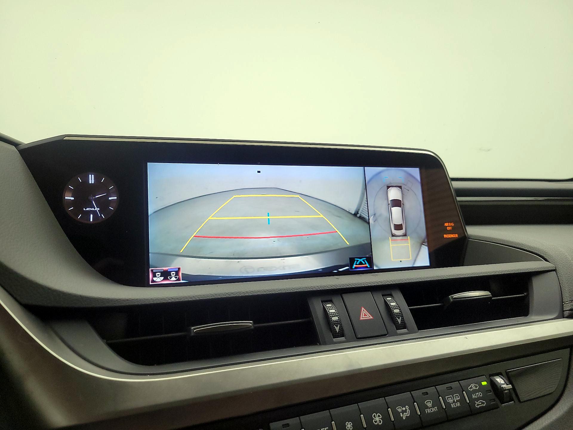 Thumbnail: 2019 Lexus ES - 15