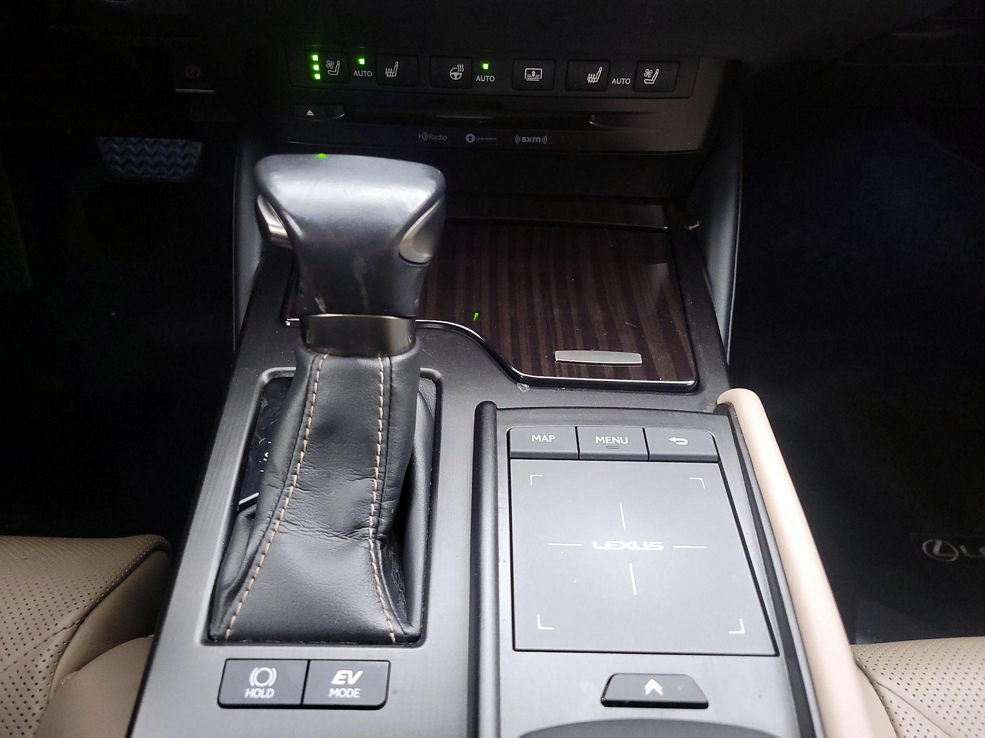 Thumbnail: 2019 Lexus ES - 18
