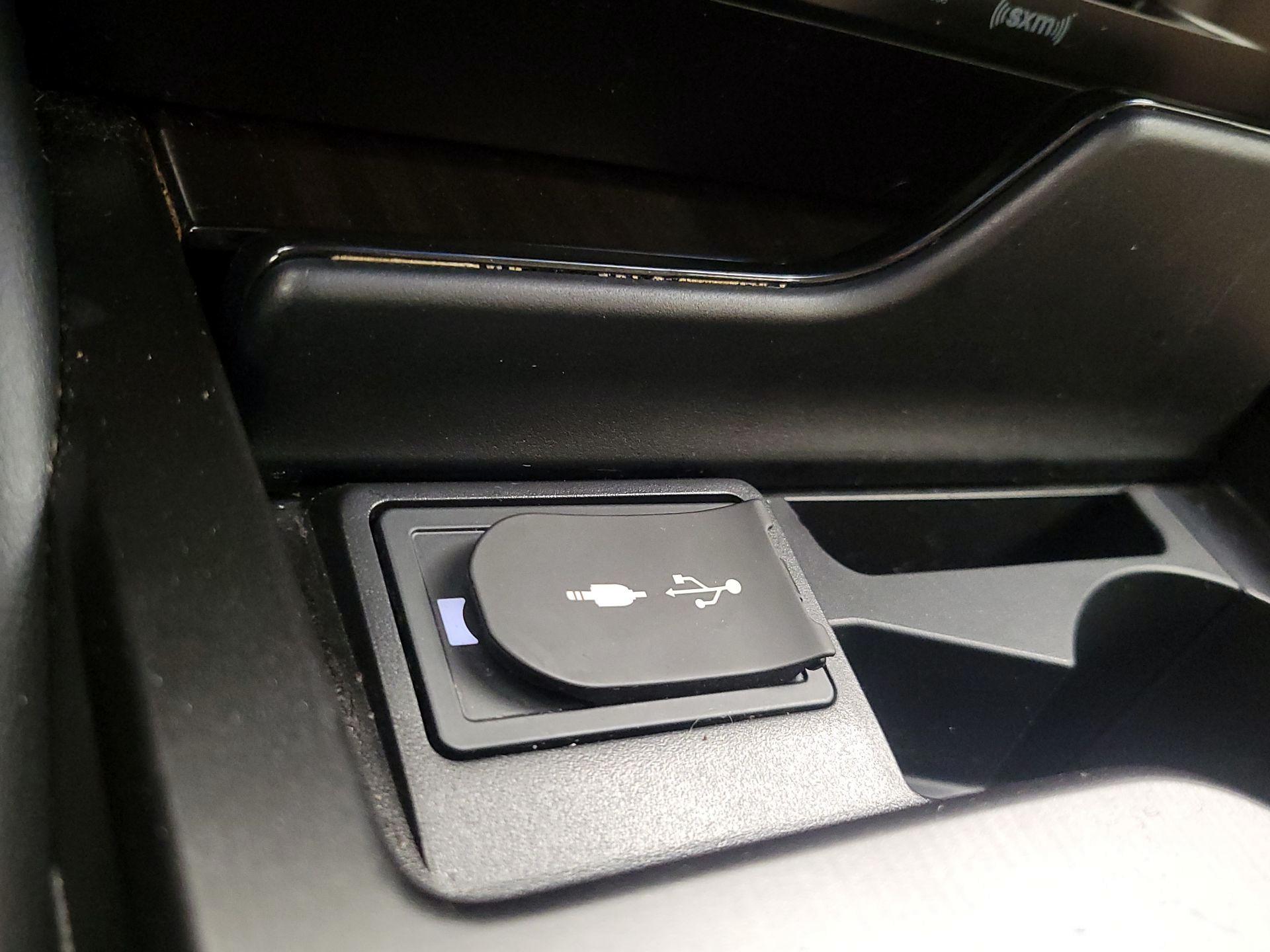 Thumbnail: 2019 Lexus ES - 19