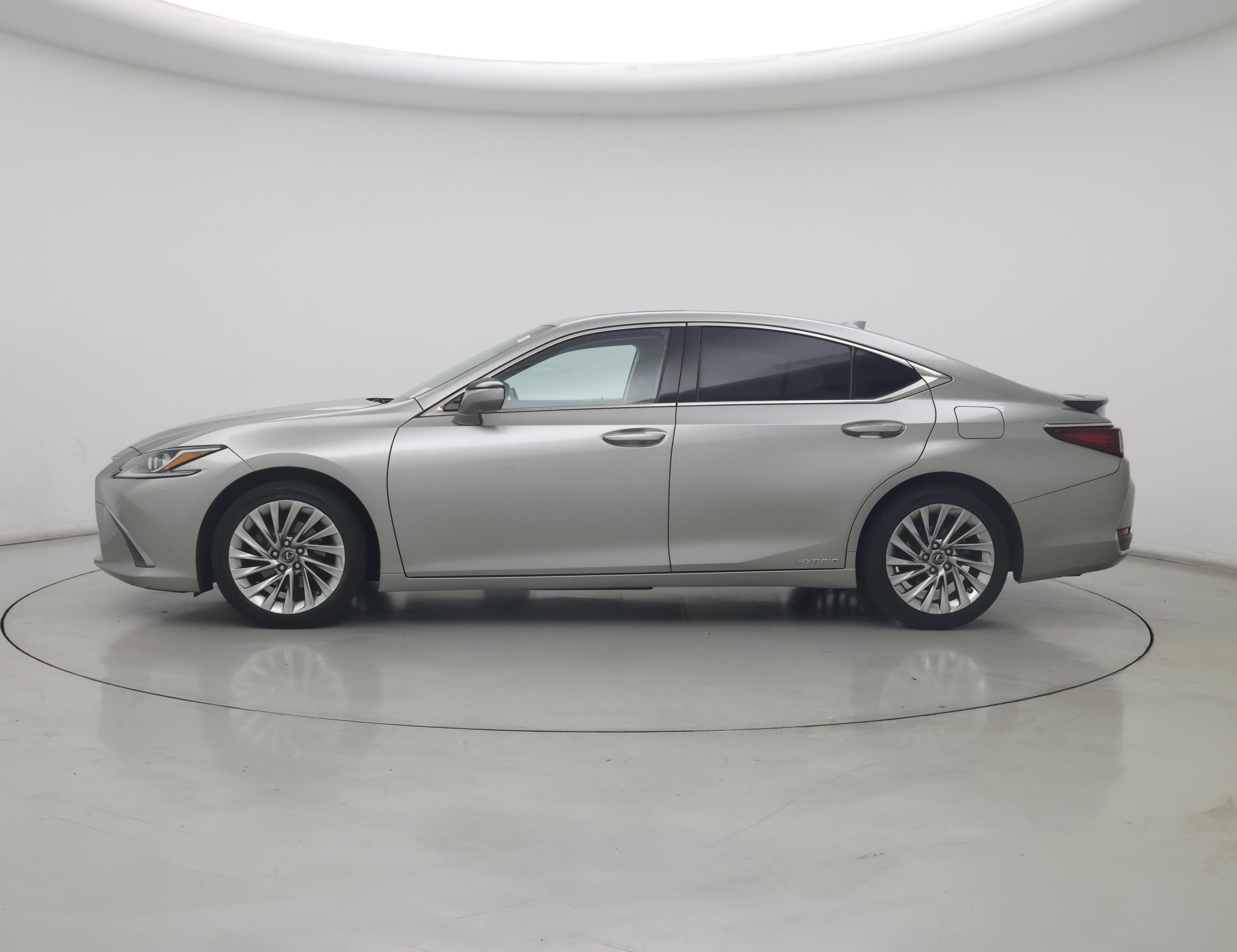 Thumbnail: 2019 Lexus ES - 3