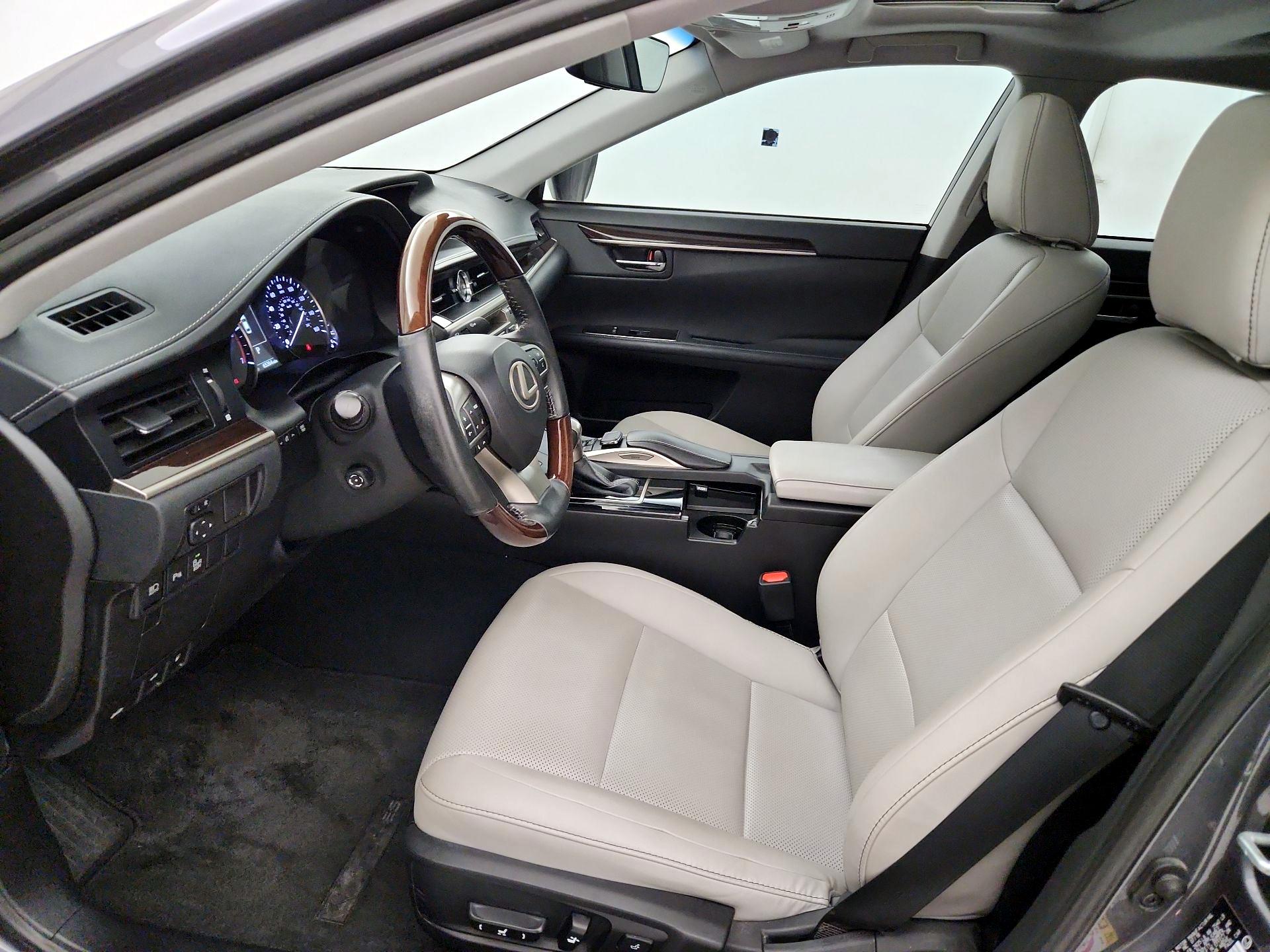 Thumbnail: 2018 Lexus ES - 11