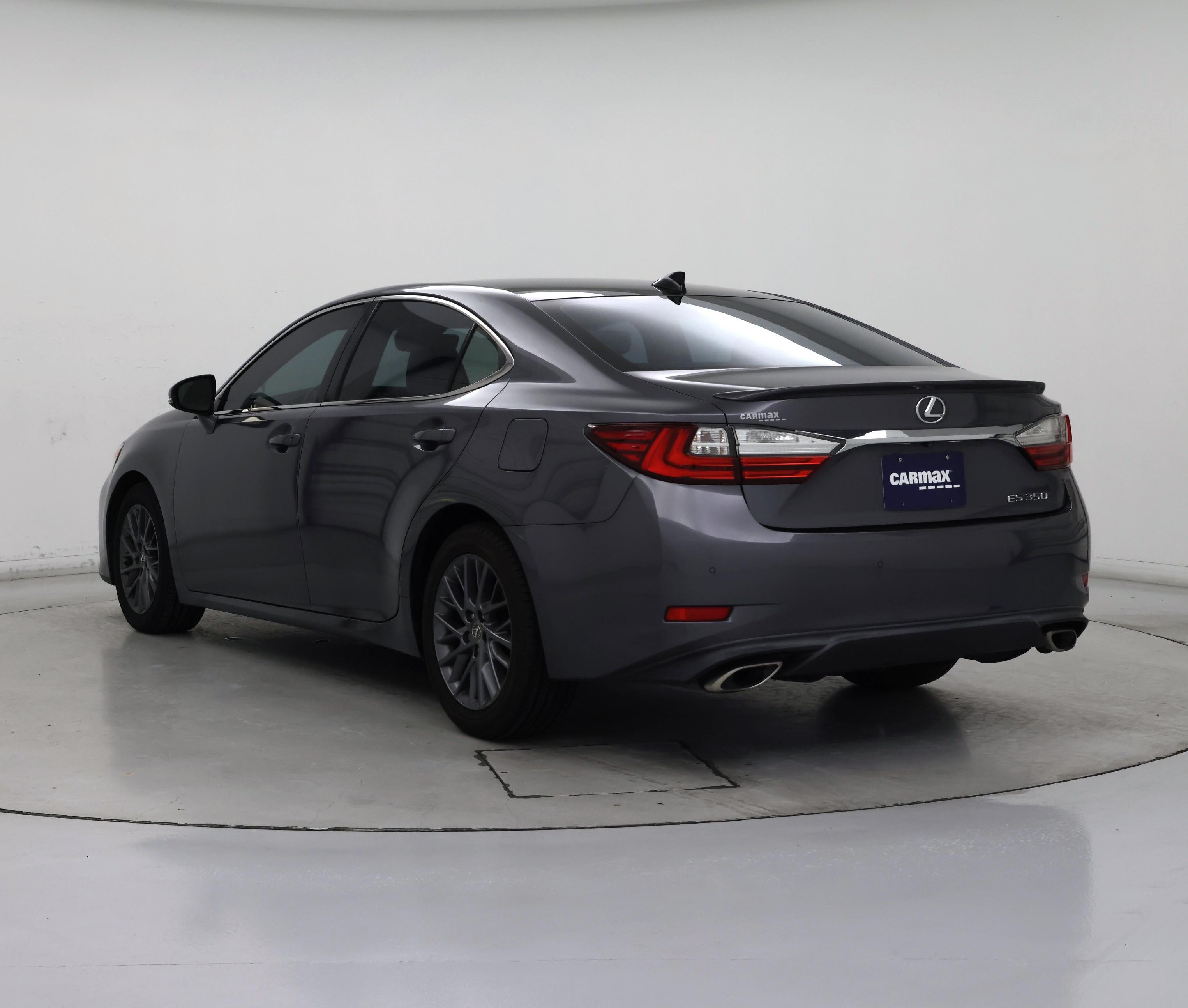 Thumbnail: 2018 Lexus ES - 2