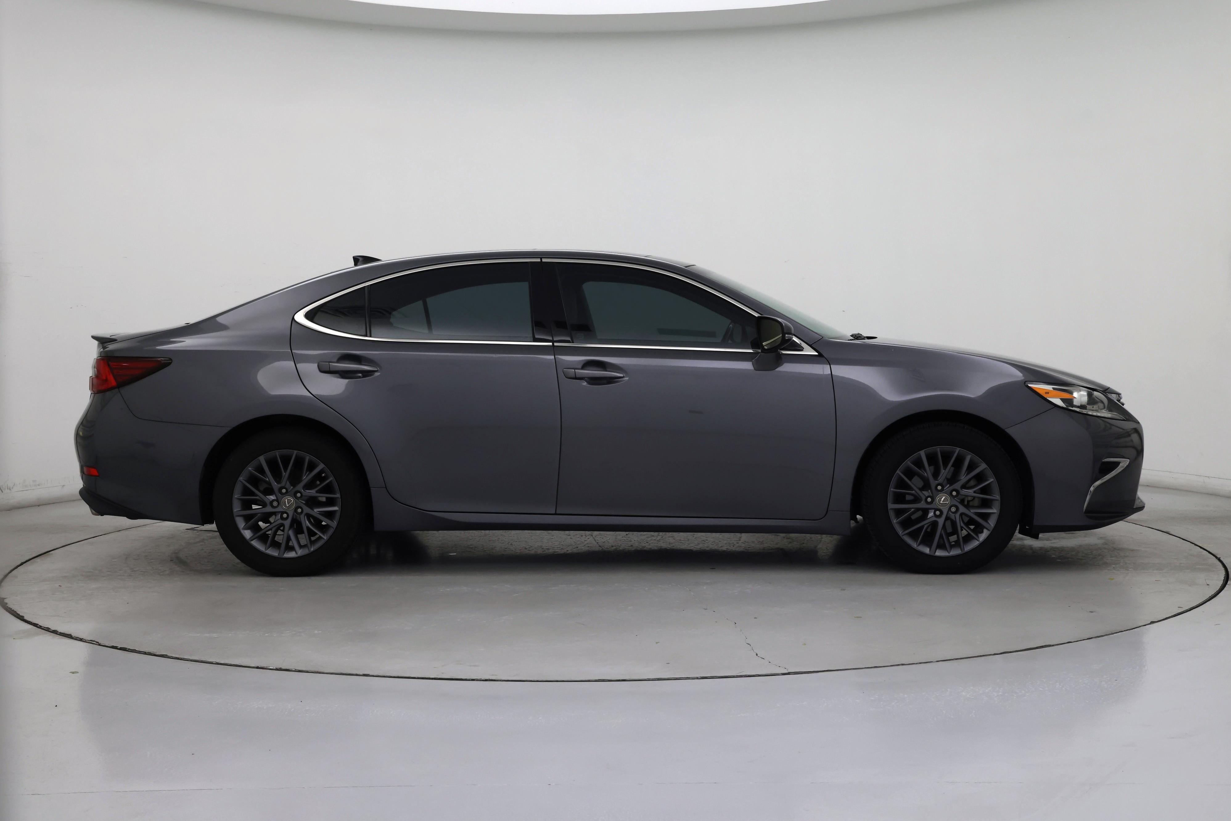 Thumbnail: 2018 Lexus ES - 7