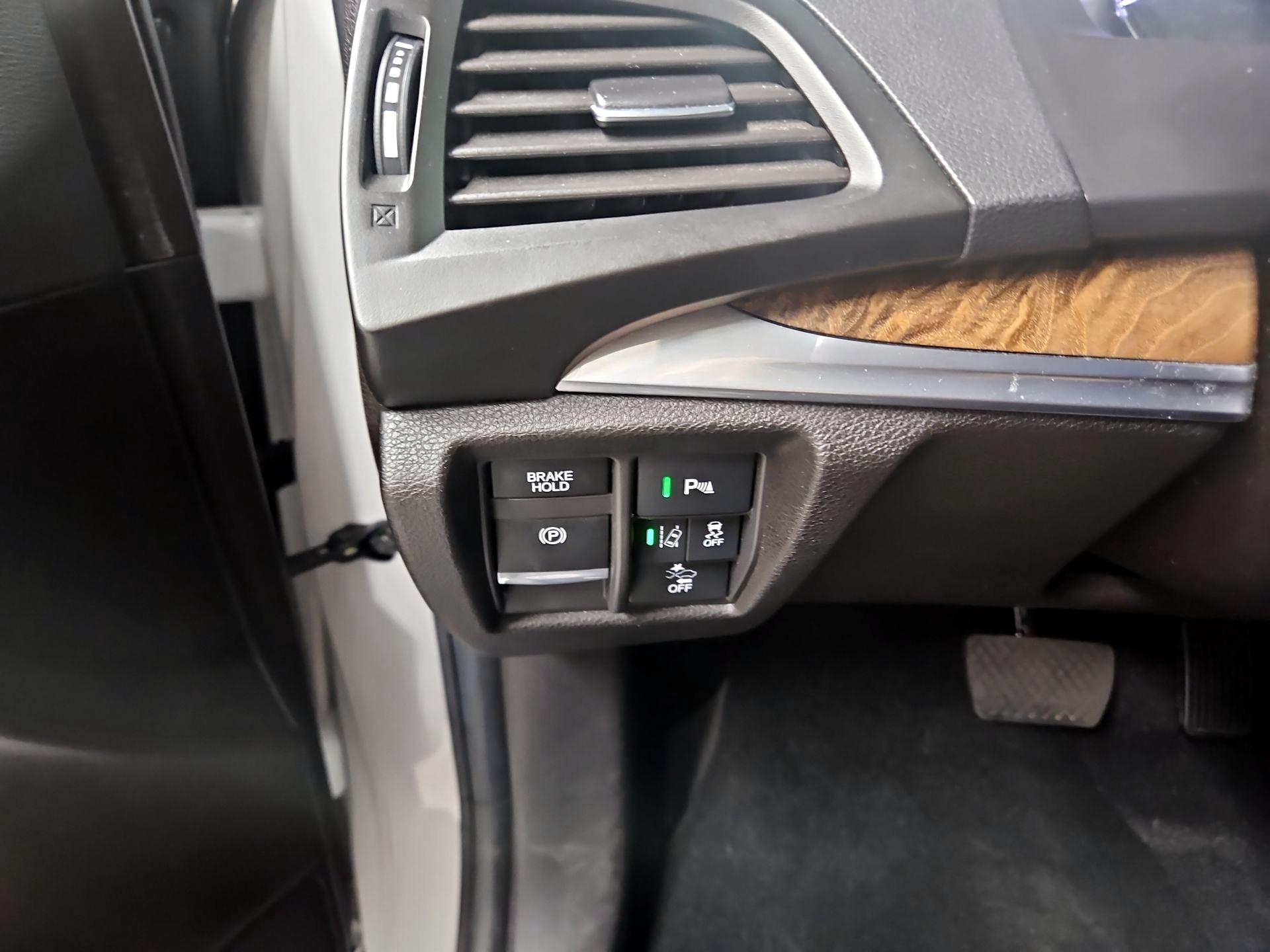 Thumbnail: 2020 Acura MDX - 13