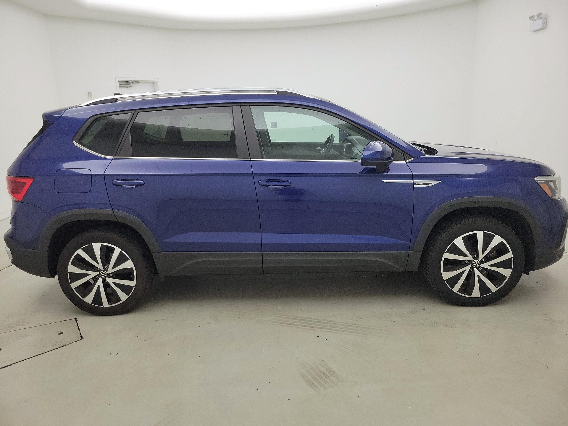 Thumbnail: 2022 Volkswagen Taos - 4