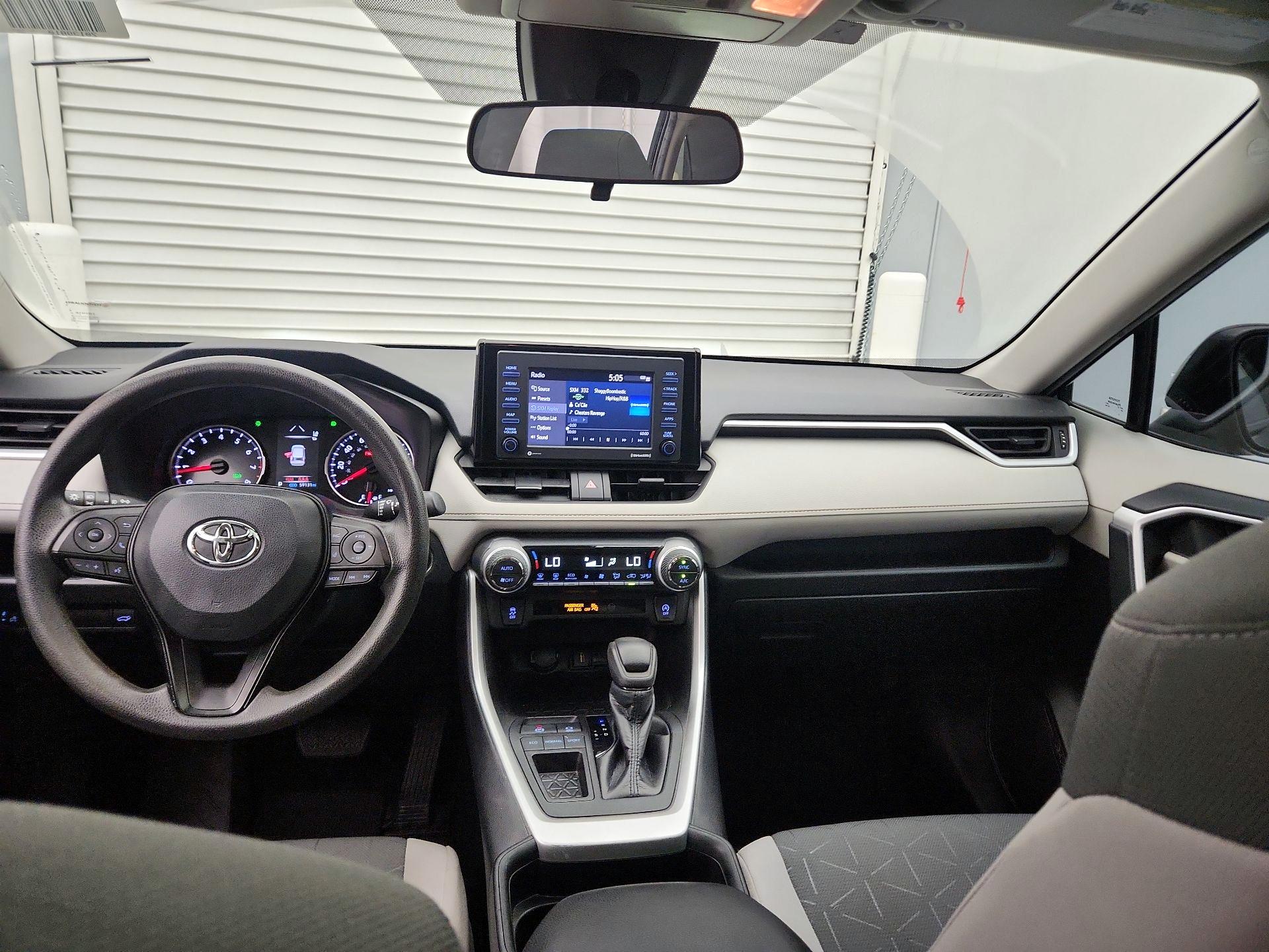 Thumbnail: 2021 Toyota RAV4 - 9