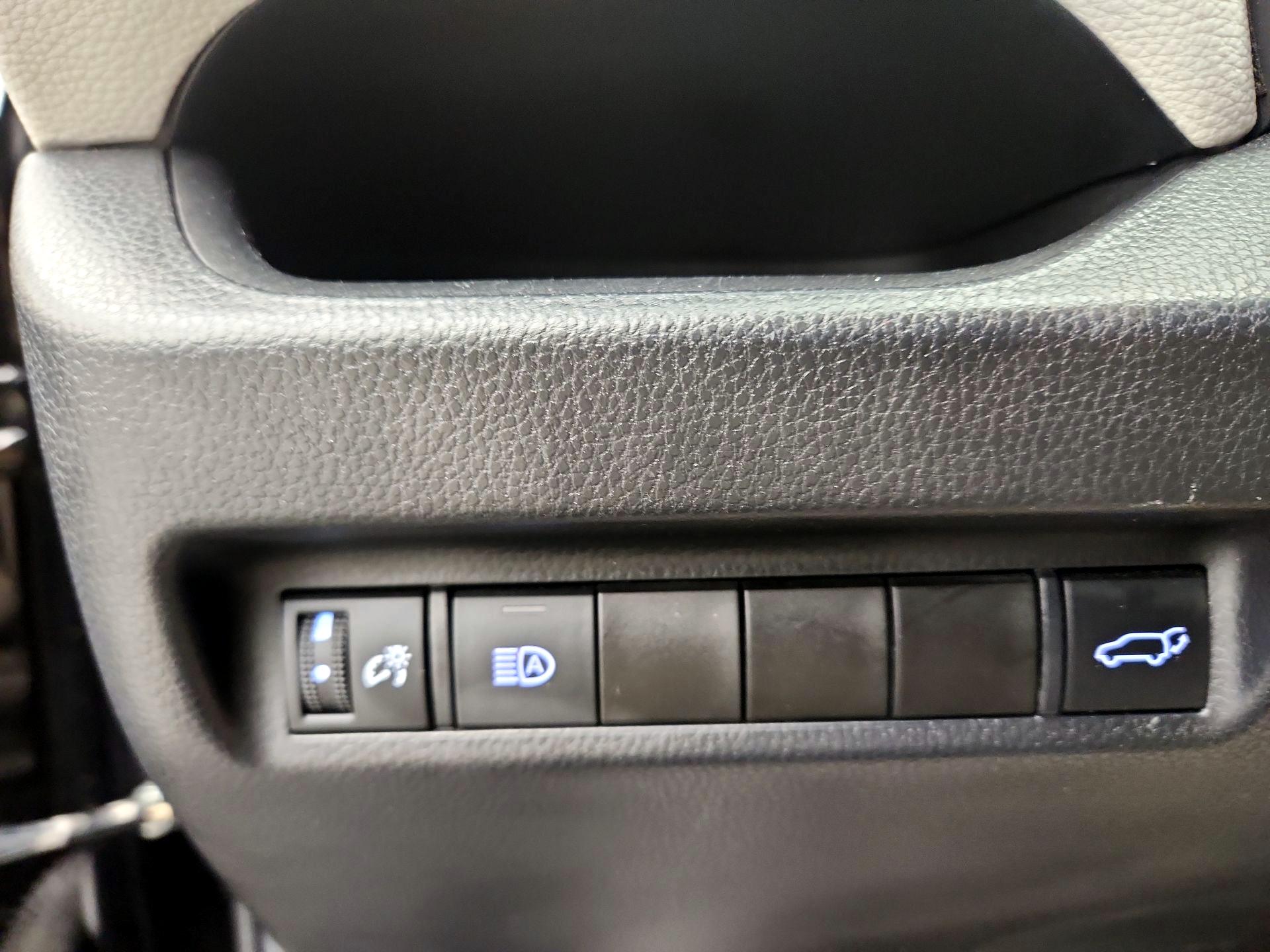 Thumbnail: 2021 Toyota RAV4 - 13