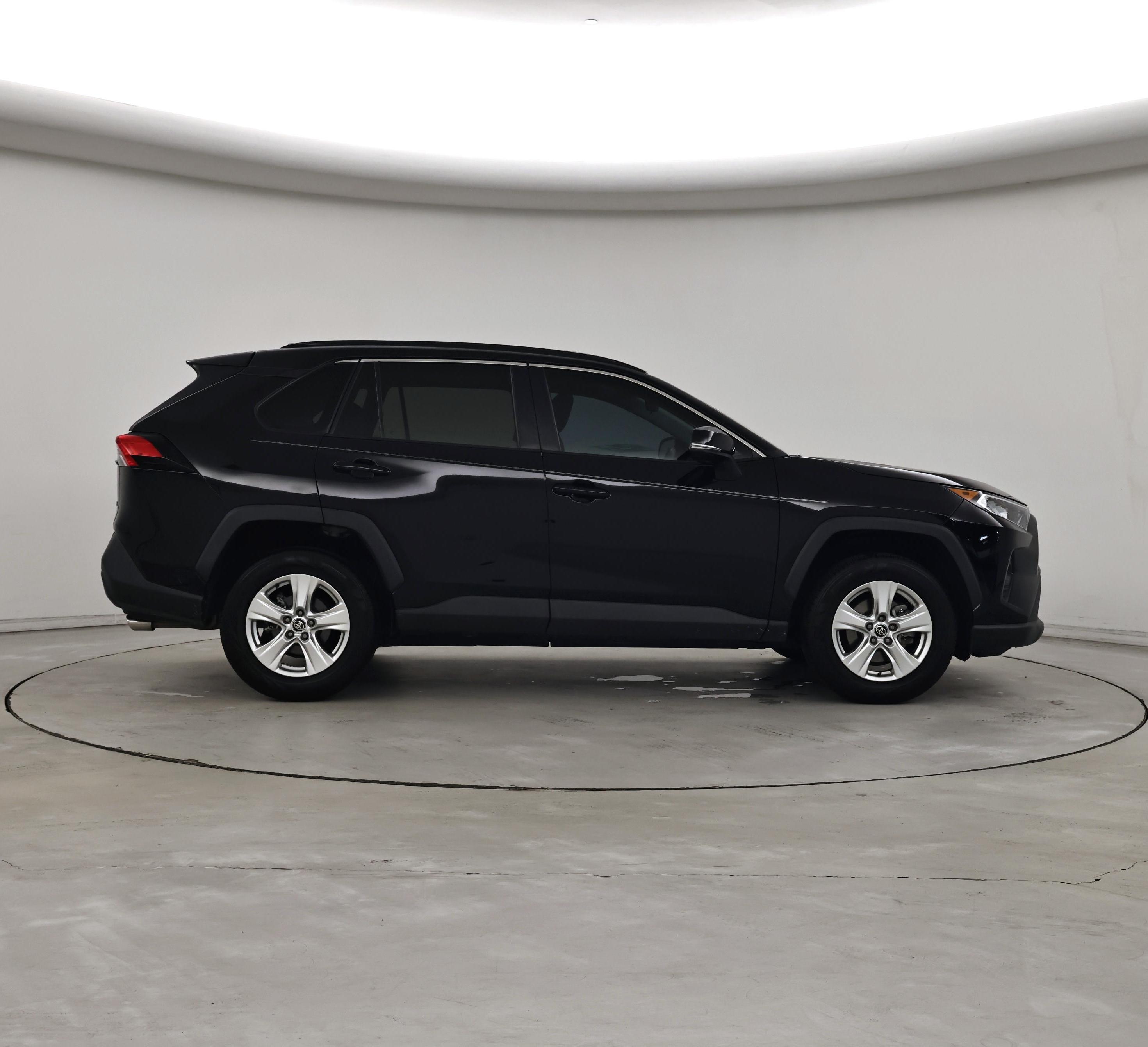 Thumbnail: 2021 Toyota RAV4 - 7