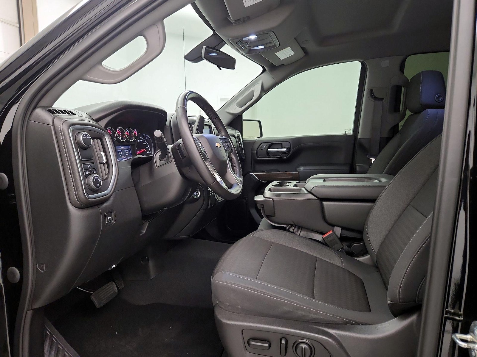 2020 Chevrolet Silverado 1500 LT - Photo 12