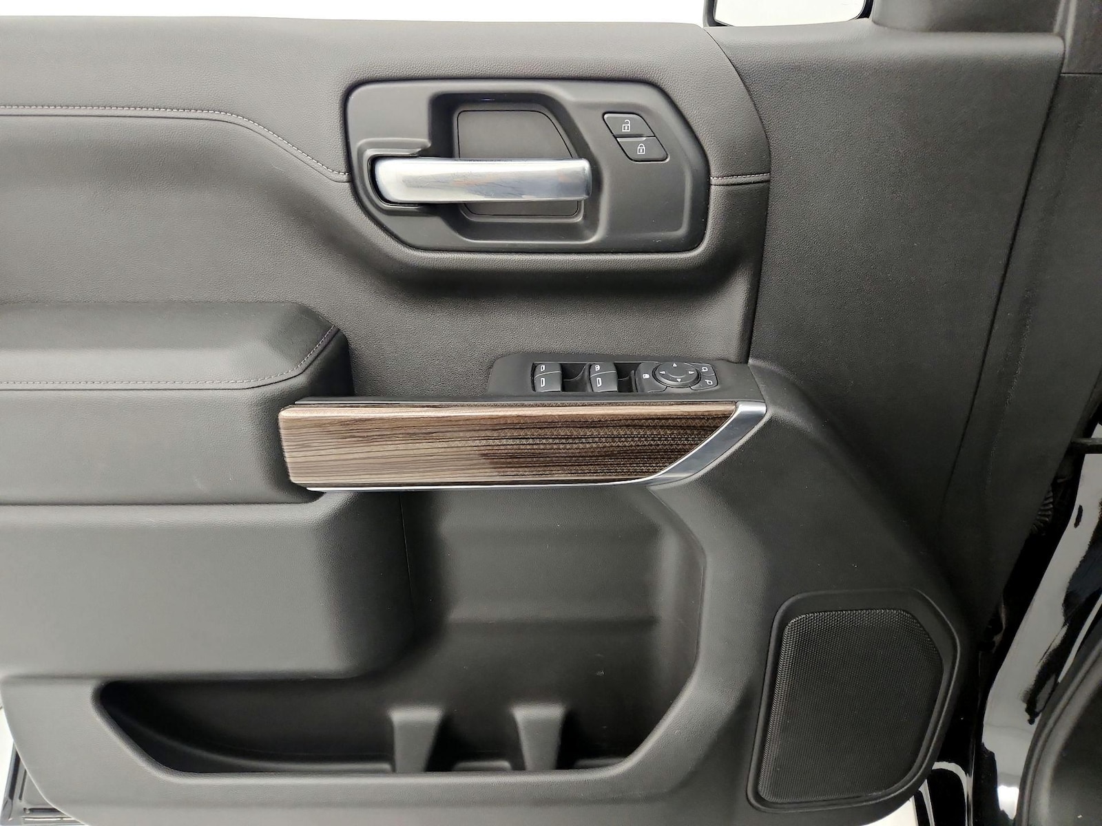 2020 Chevrolet Silverado 1500 LT - Photo 13