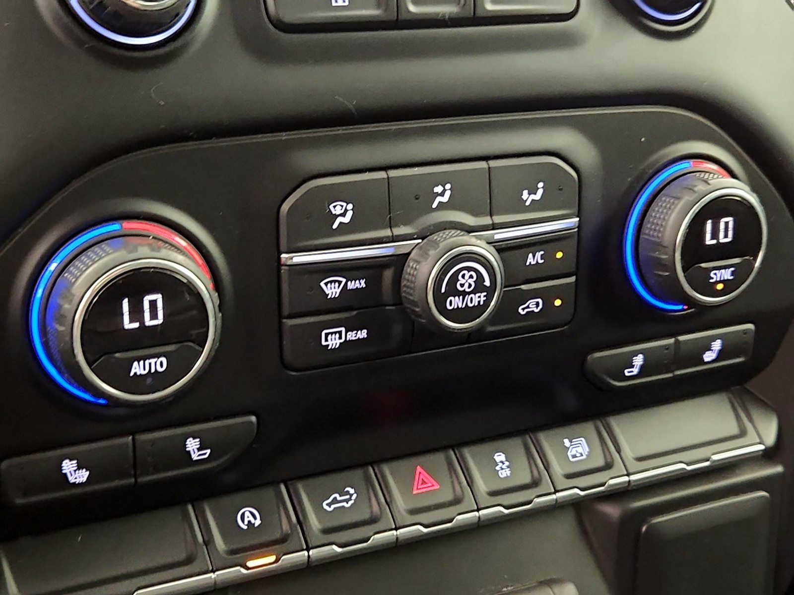 2020 Chevrolet Silverado 1500 LT - Photo 17