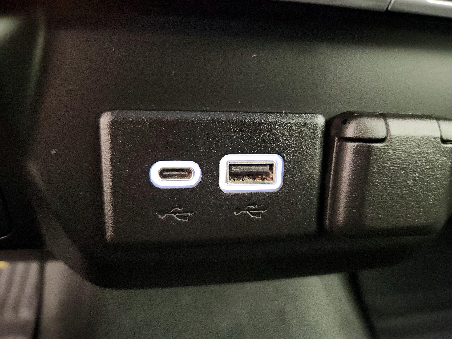 Thumbnail: 2021 Chevrolet Silverado 1500 - 17