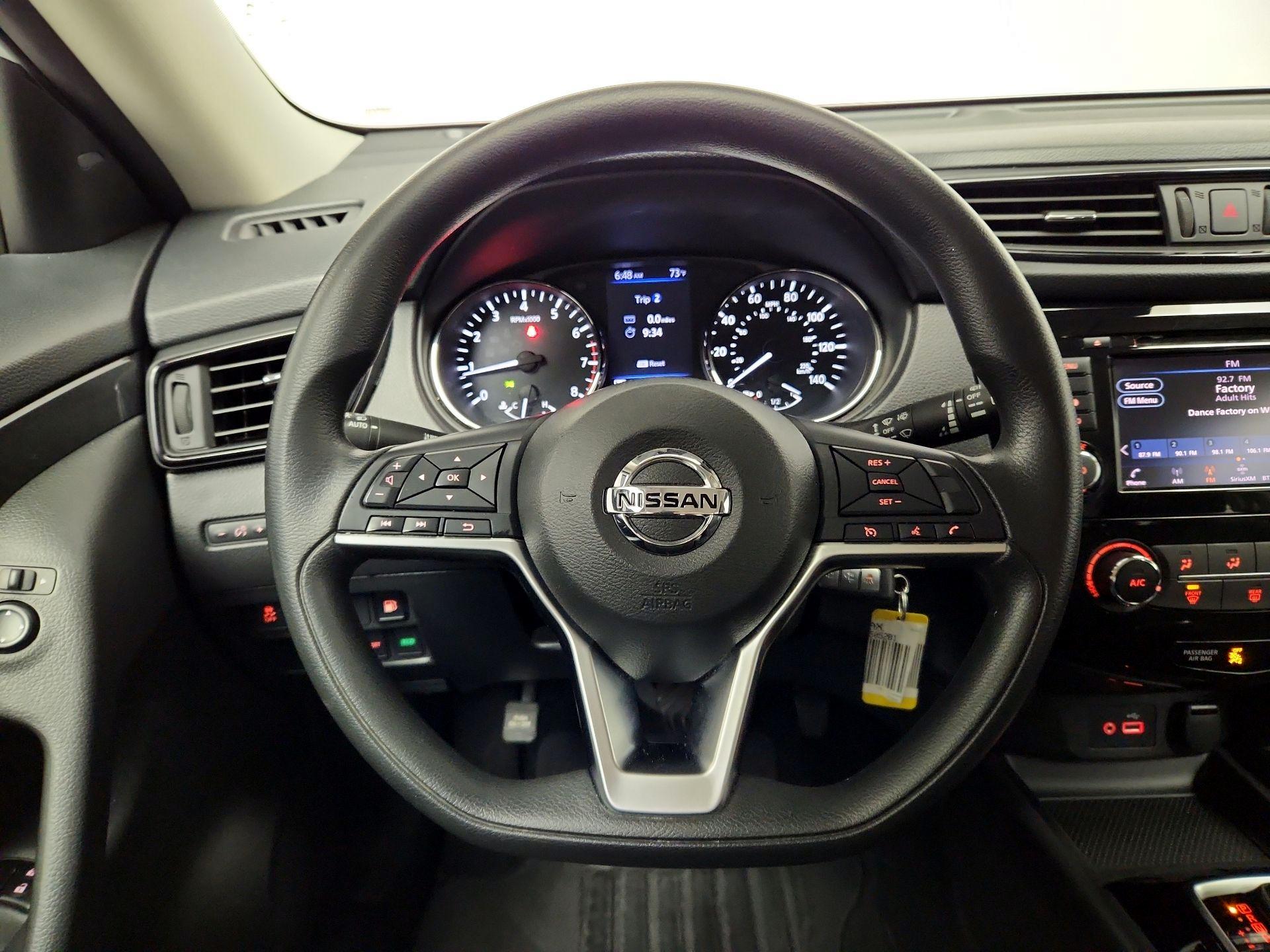 Thumbnail: 2020 Nissan Rogue - 10