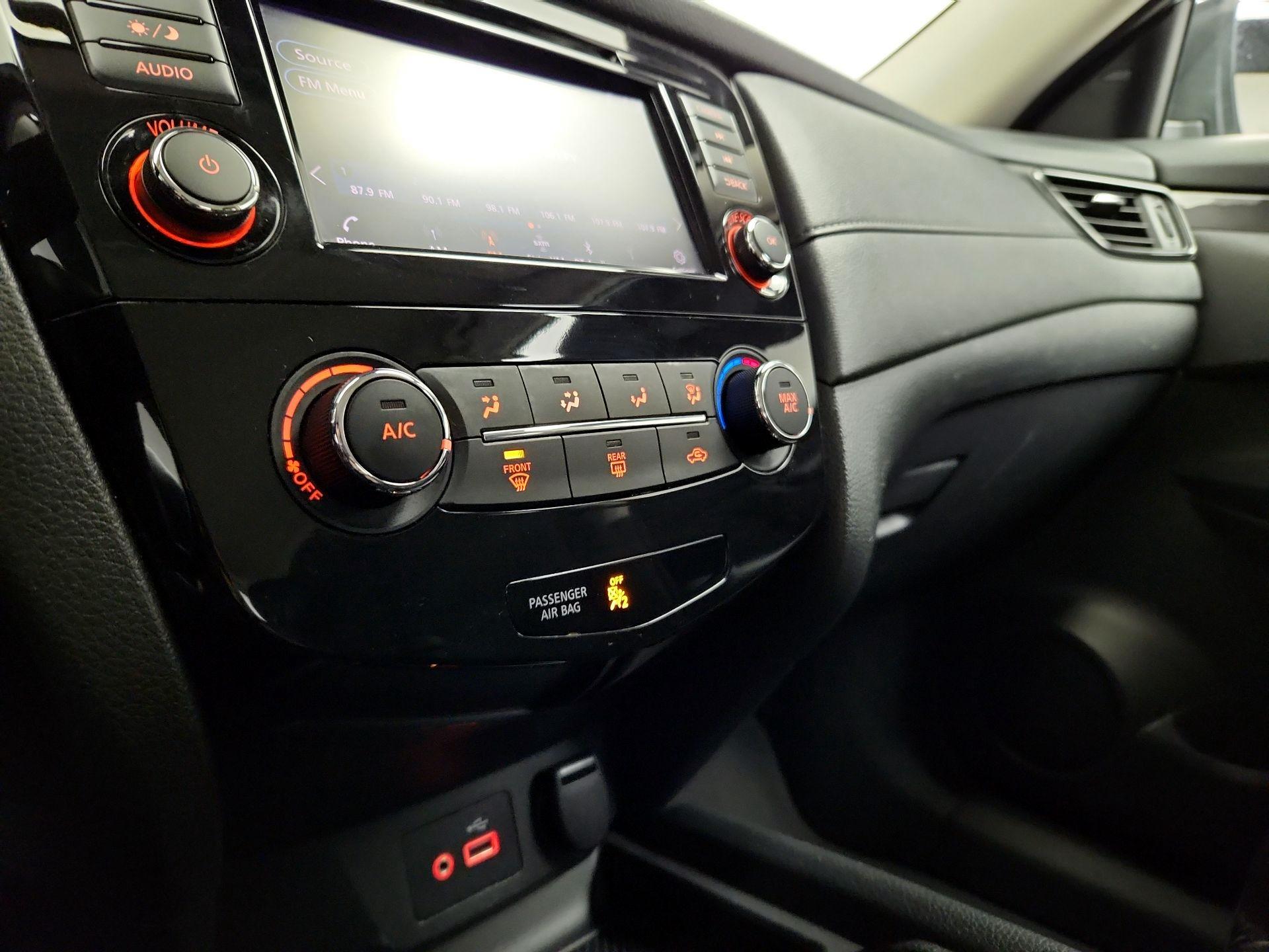 Thumbnail: 2020 Nissan Rogue - 16