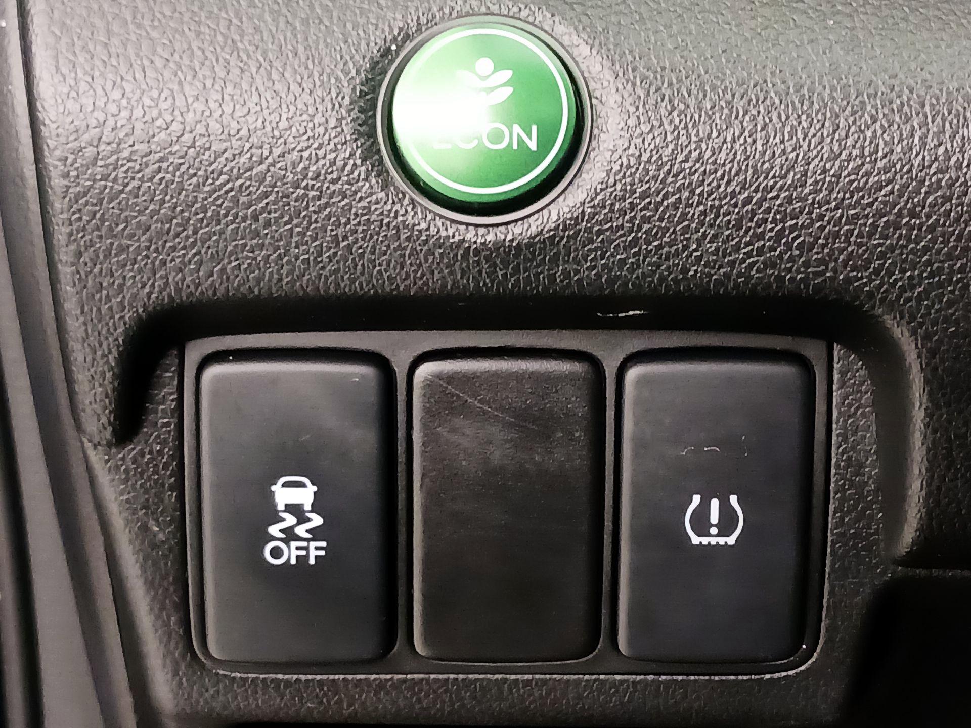 Thumbnail: 2016 Honda CR-V - 13