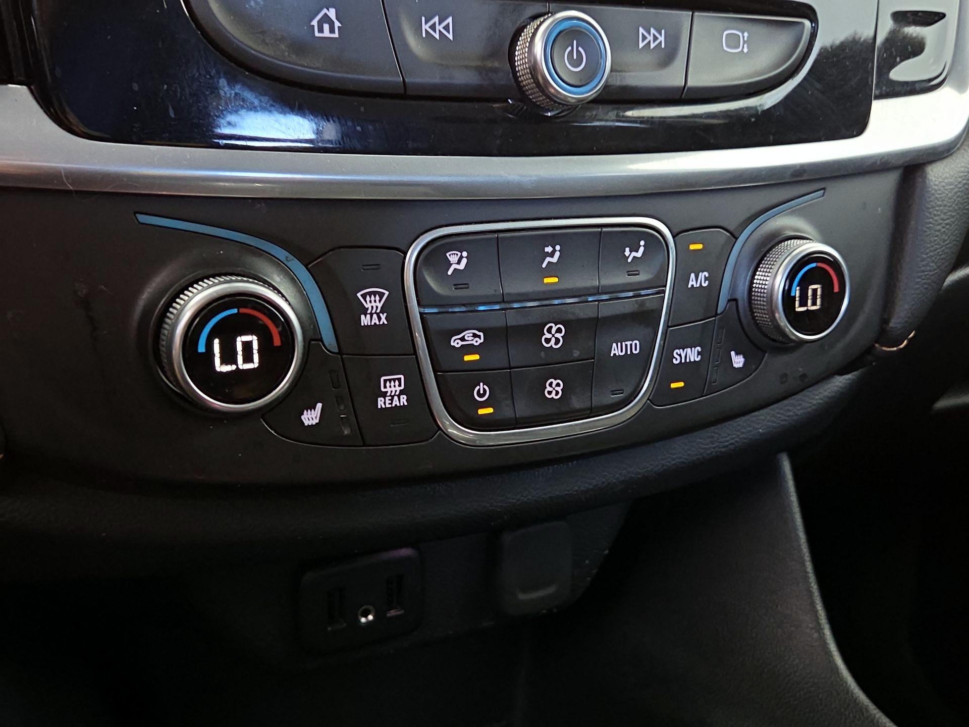 Thumbnail: 2019 Chevrolet Traverse - 16