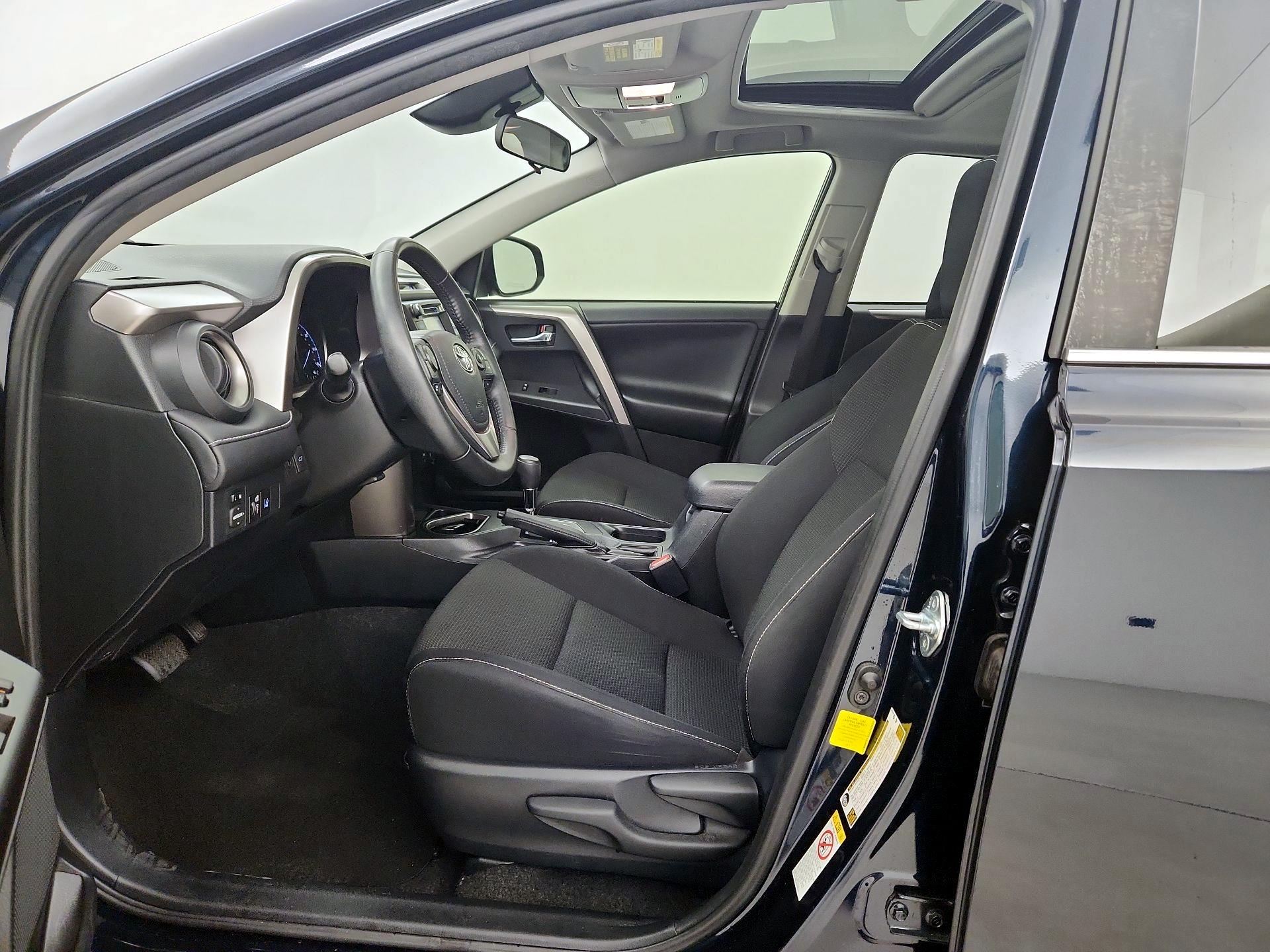 Thumbnail: 2018 Toyota RAV4 - 11