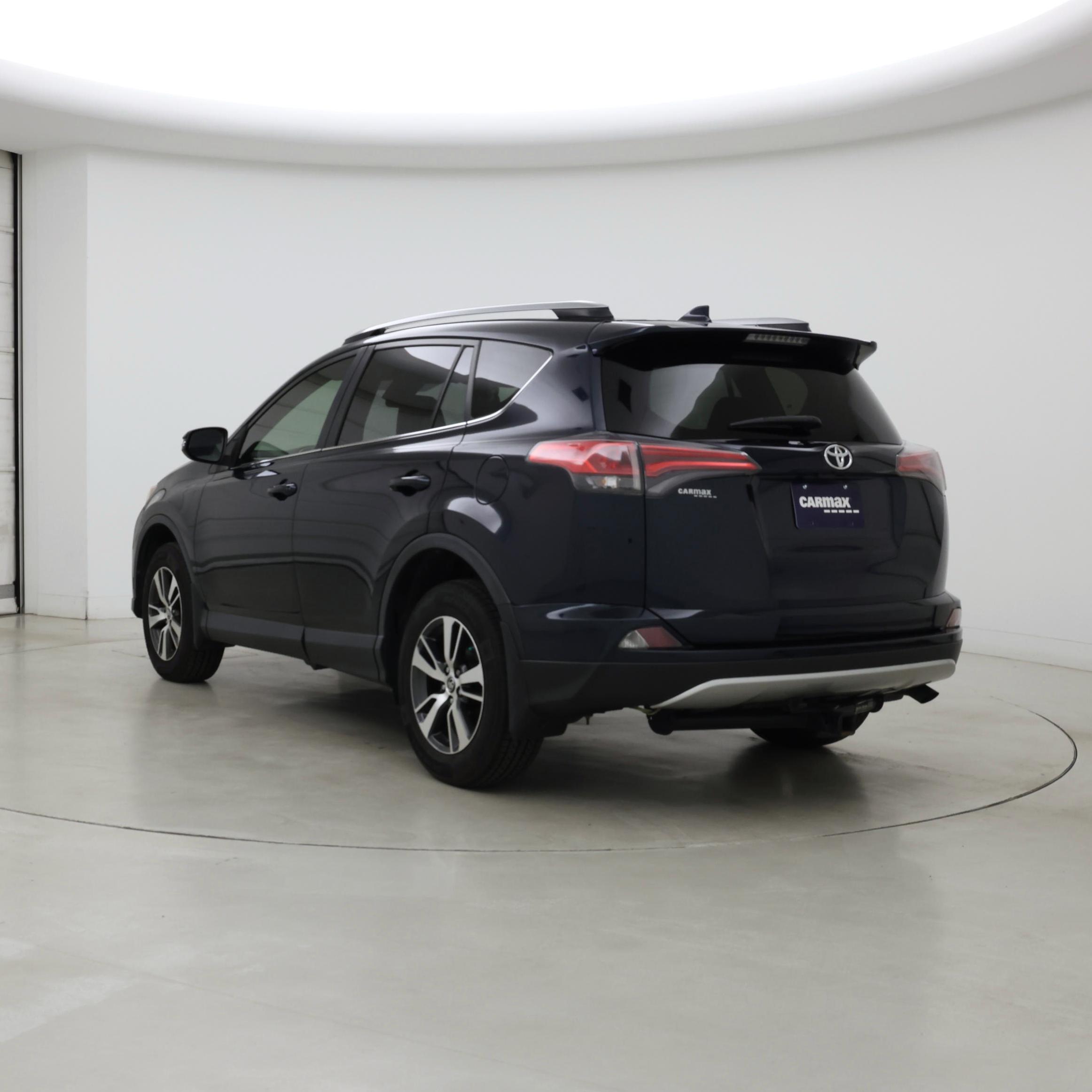 Thumbnail: 2018 Toyota RAV4 - 2