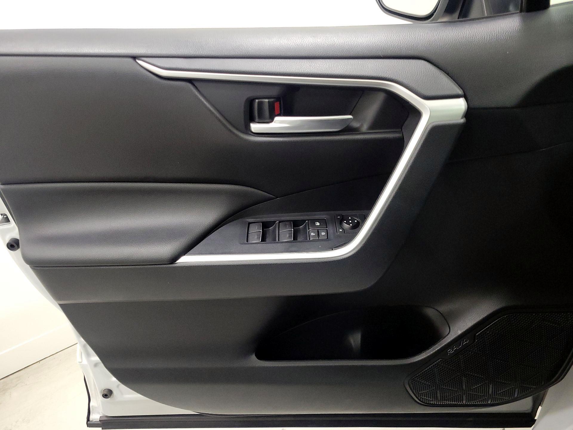 Thumbnail: 2023 Toyota RAV4 - 12