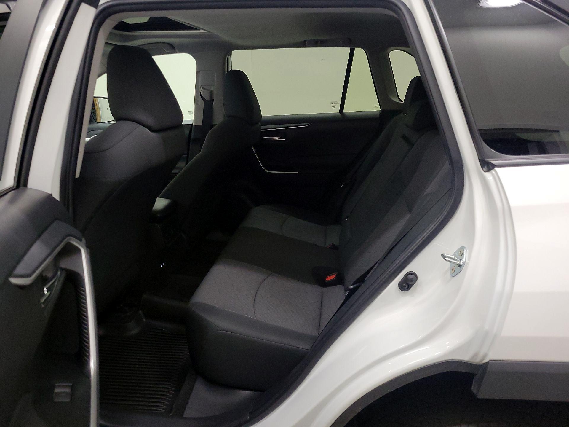 Thumbnail: 2023 Toyota RAV4 - 20