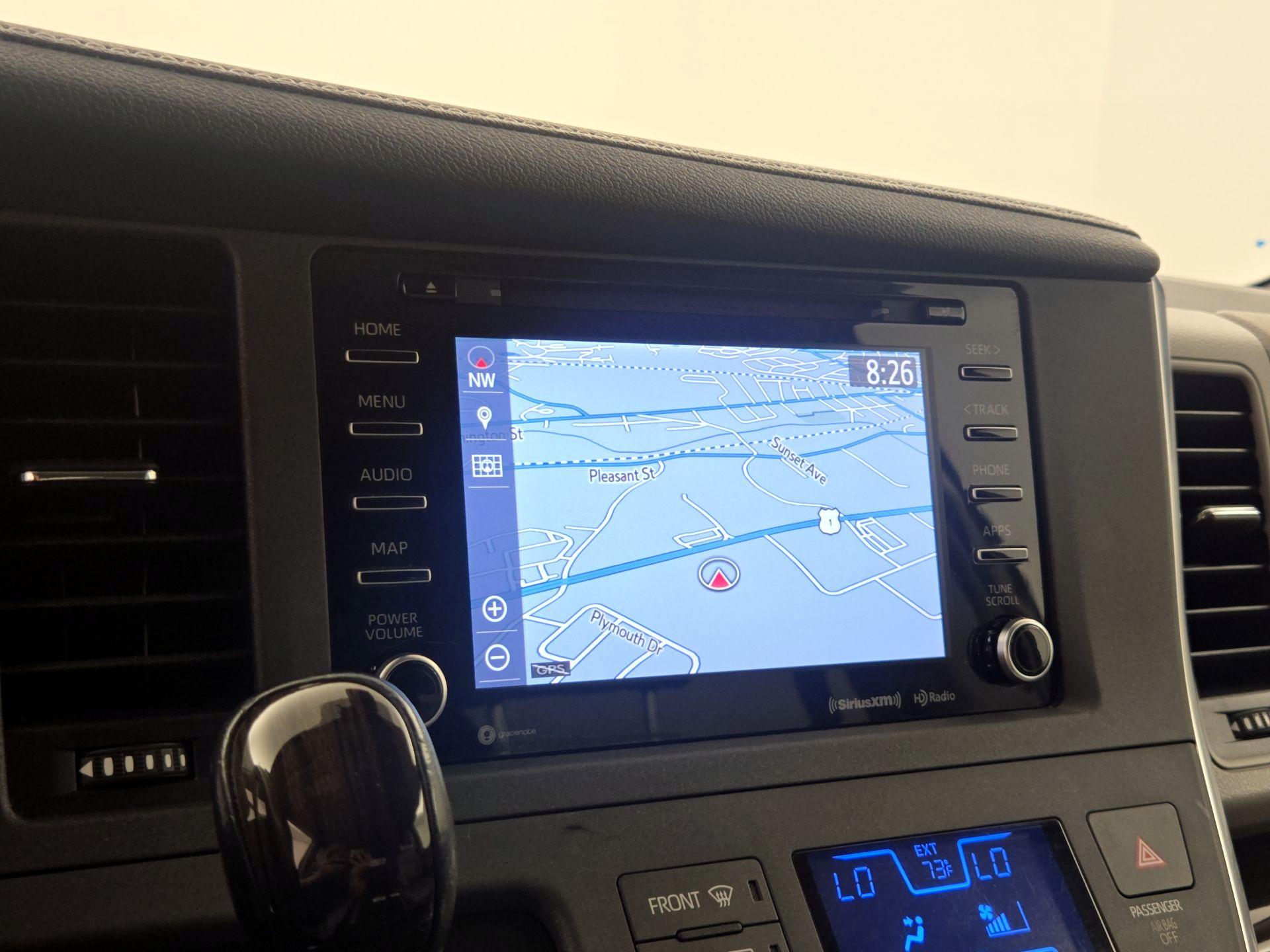 Thumbnail: 2019 Toyota Sienna - 14